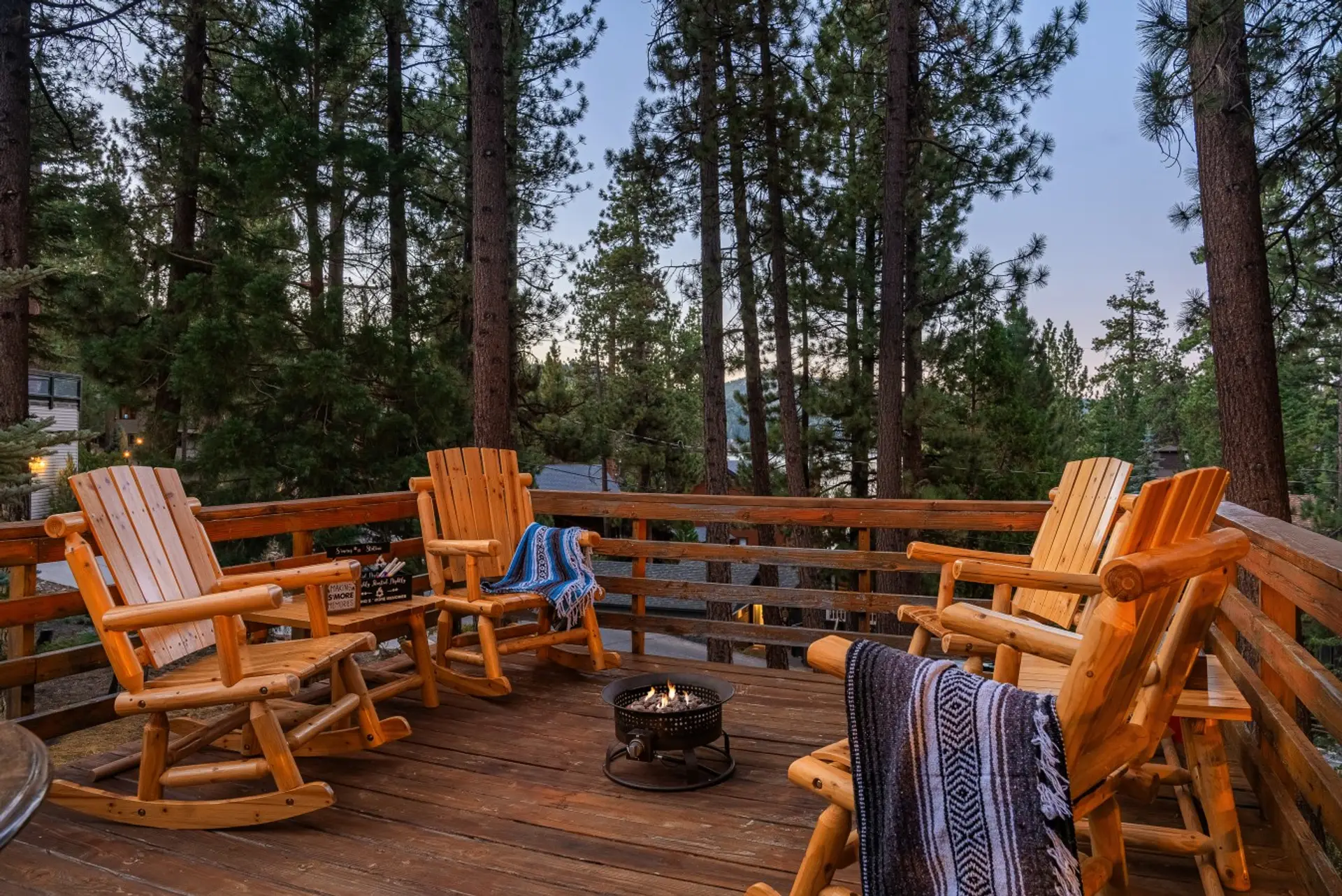 Heavenly Bay Retreet - Deck outside living