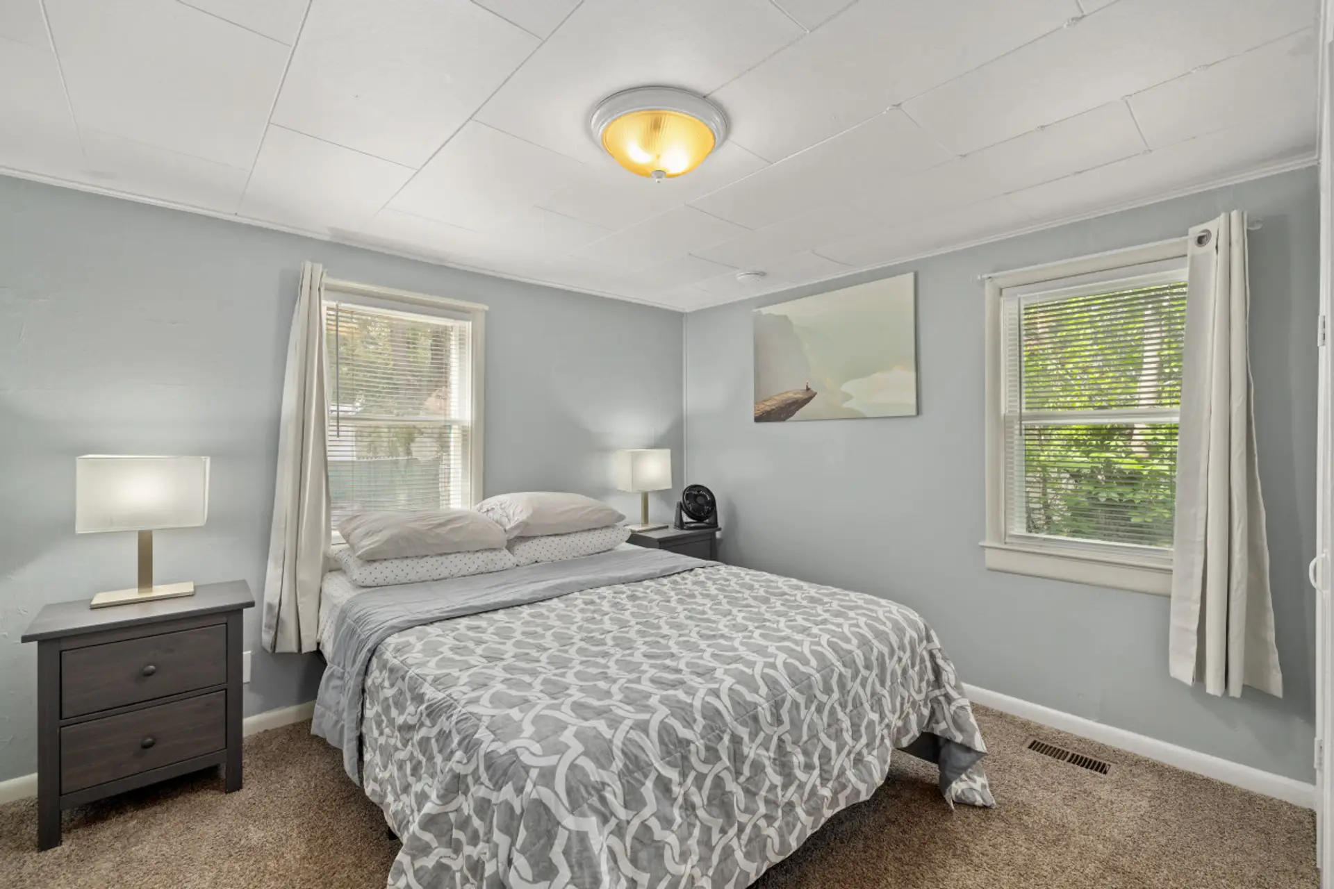 Bedroom with Queen sized bed