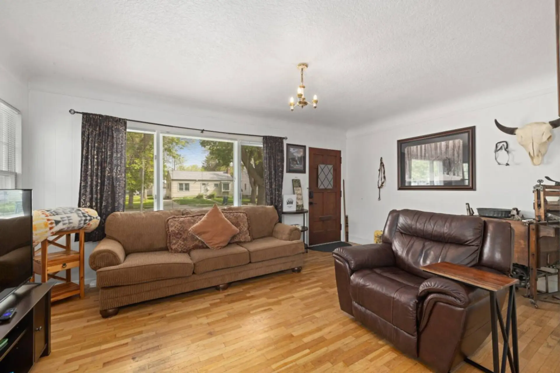 Living Room with sofa, recliner TV