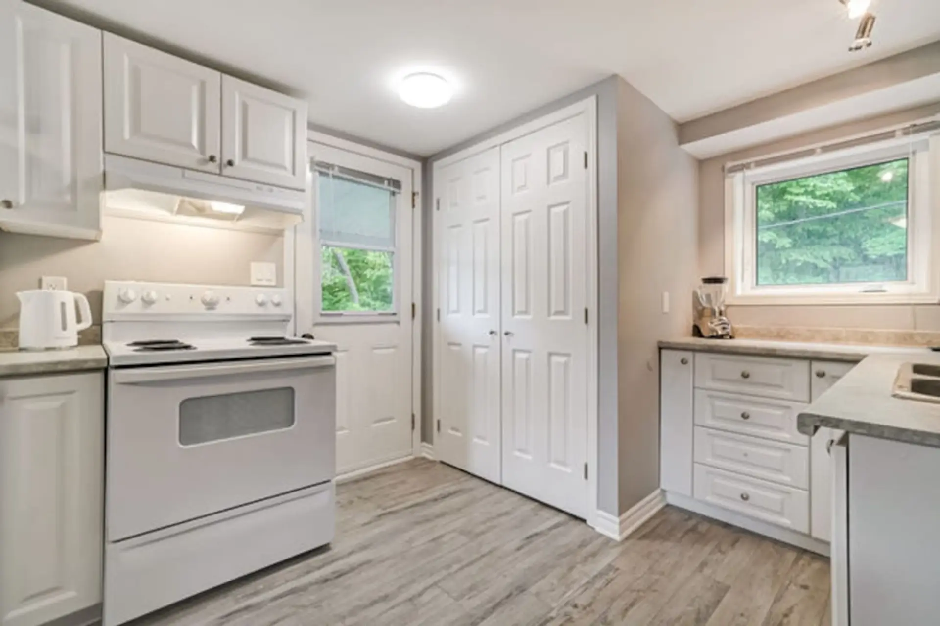 Fully equipped kitchen