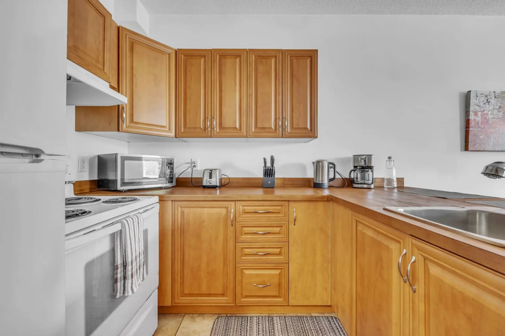 Fully equipped kitchen
