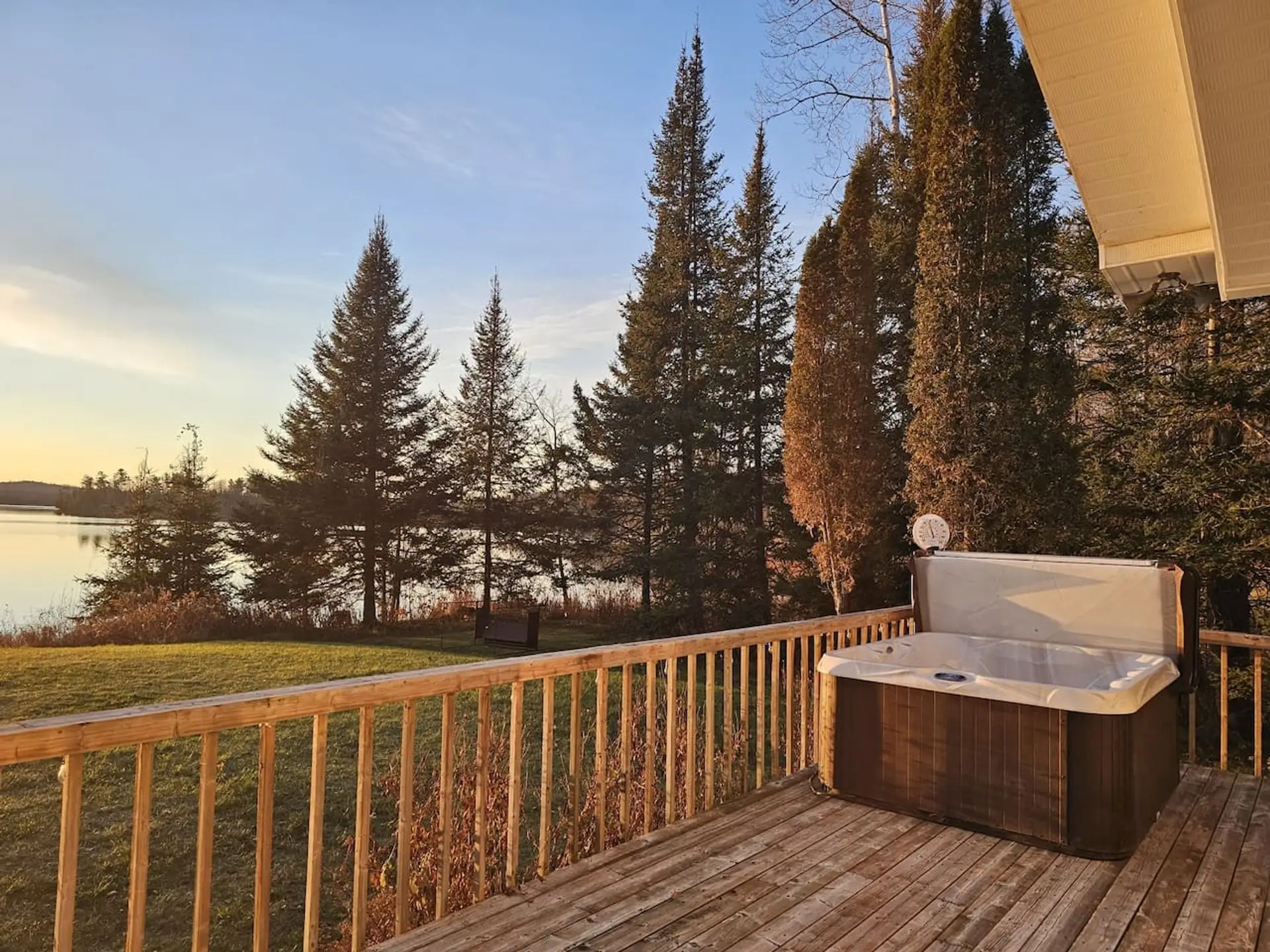 4 Season's hot tub