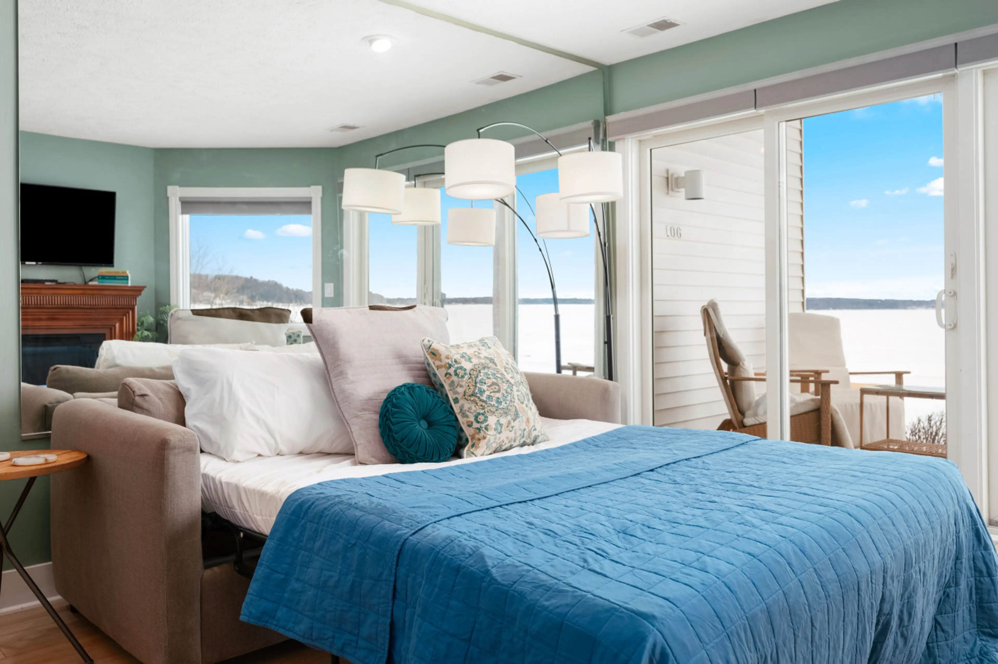 Turning any room into a cozy escape—by day a sofa, by night your perfect bed 🛋️✨