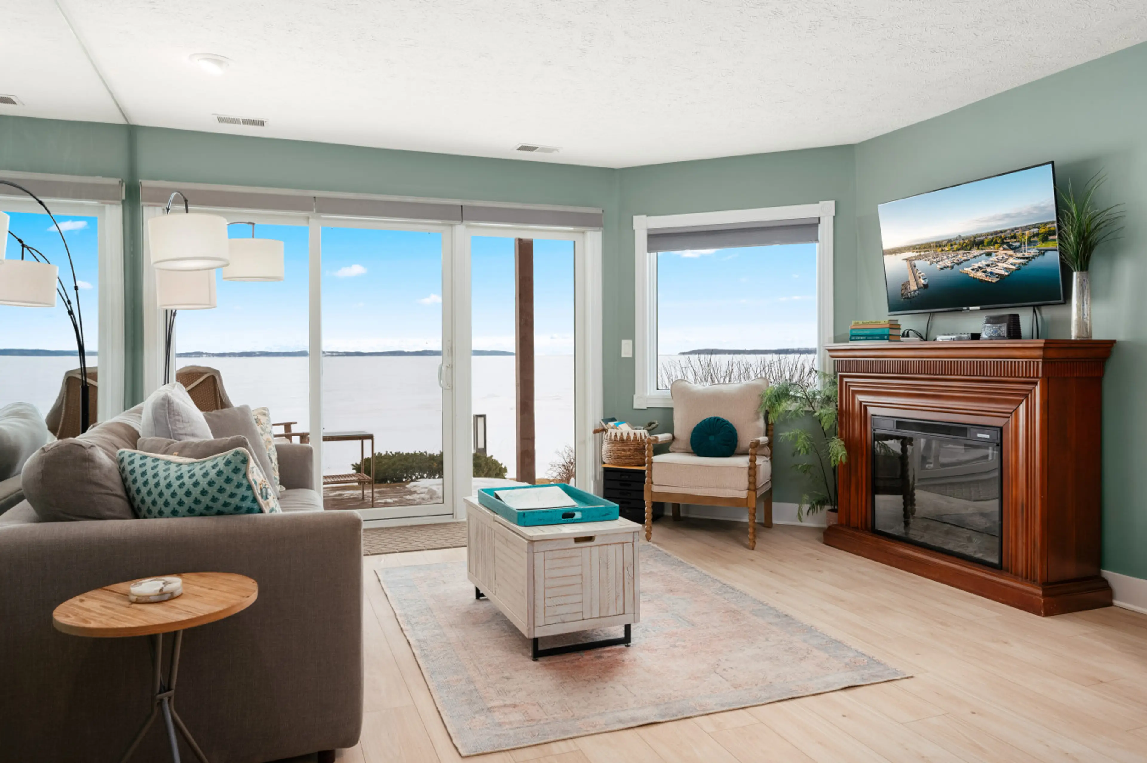 Where comfort meets the view—your living room, elevated 🛋️🌇