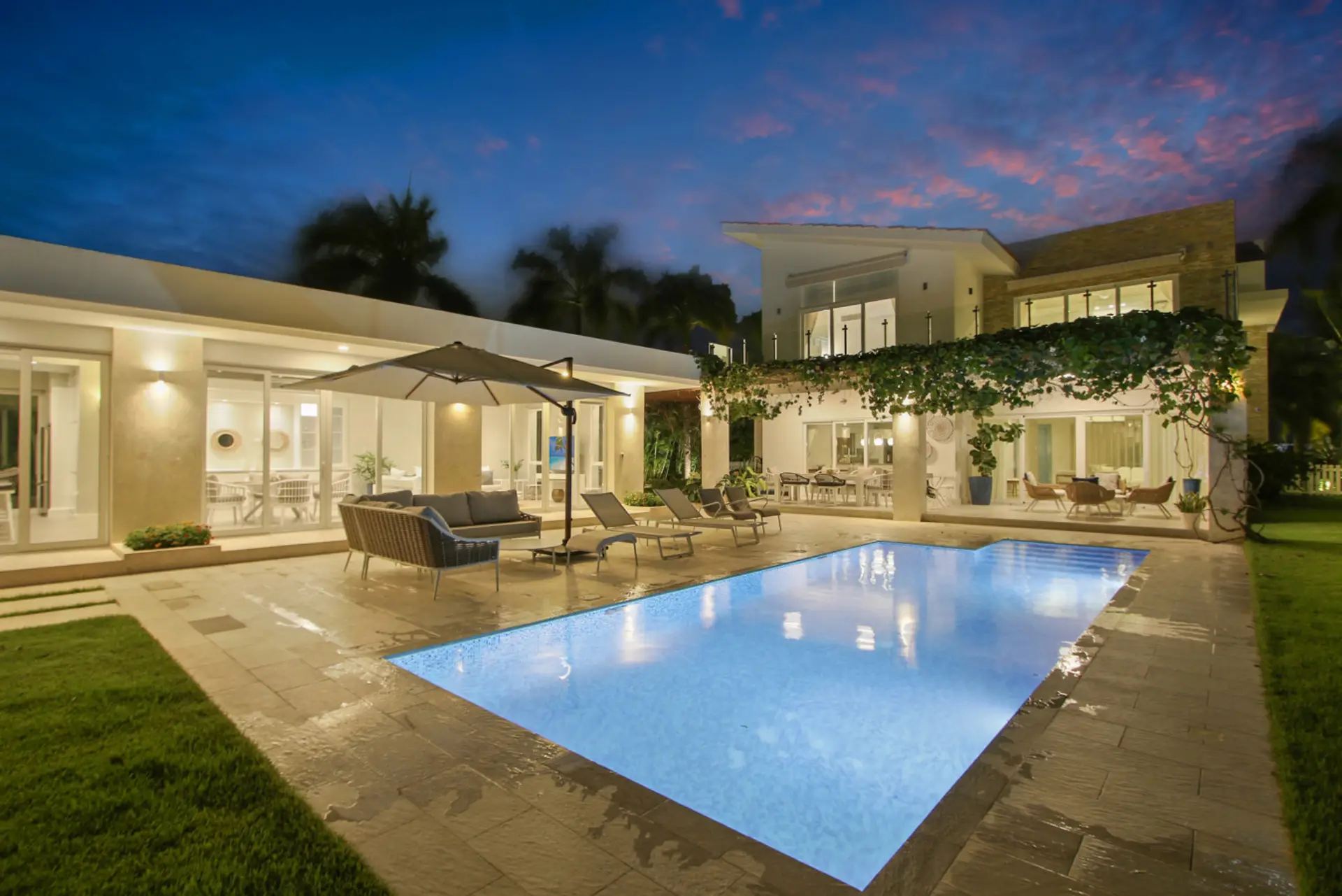 Las Palmas 12: 4BR tranquil heaven near golf & beach w/ pool, golf cart, and staff