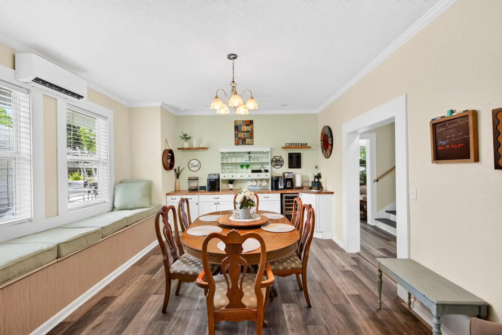 Dining Room W/Coffee & Drink Bar