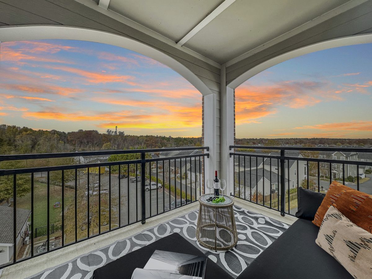 Summit at Antiquity 2-Kings, 2-Twins, Elevator