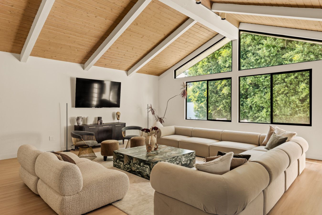 Executive 4BR/4BA — Near Universal — Los Angeles