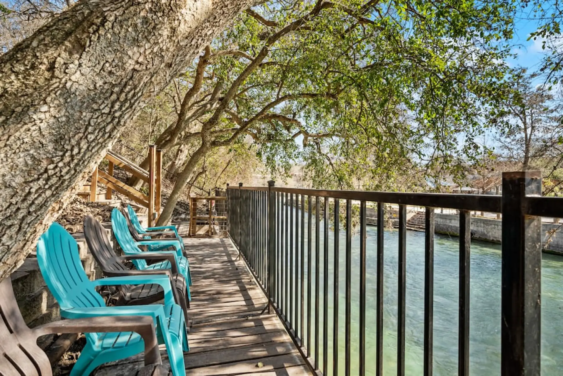Haus on the Rapids-Where the good times flow on the Comal River