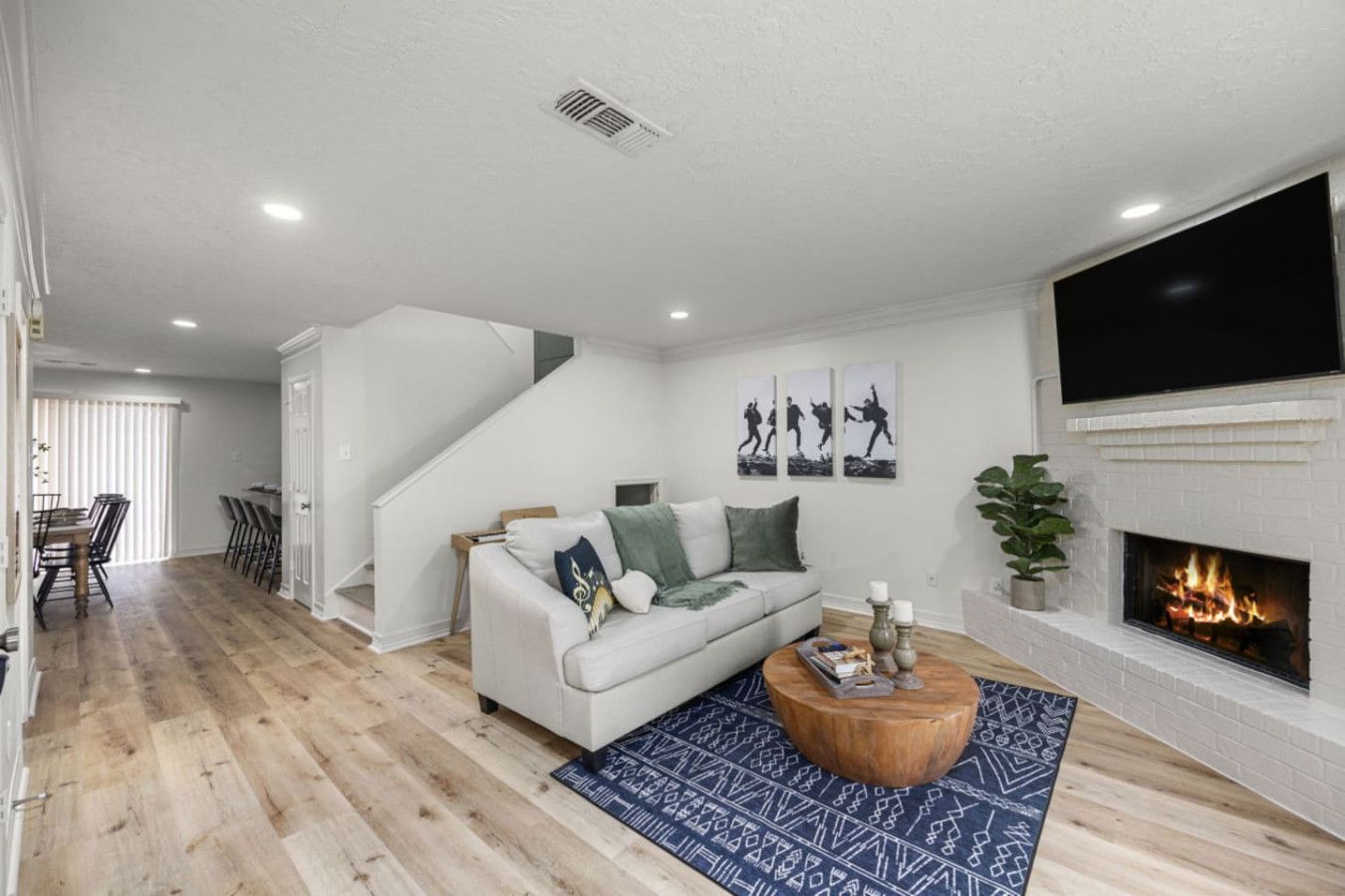 Montrose Houston 4BR Dual Homes - Sleeps 19