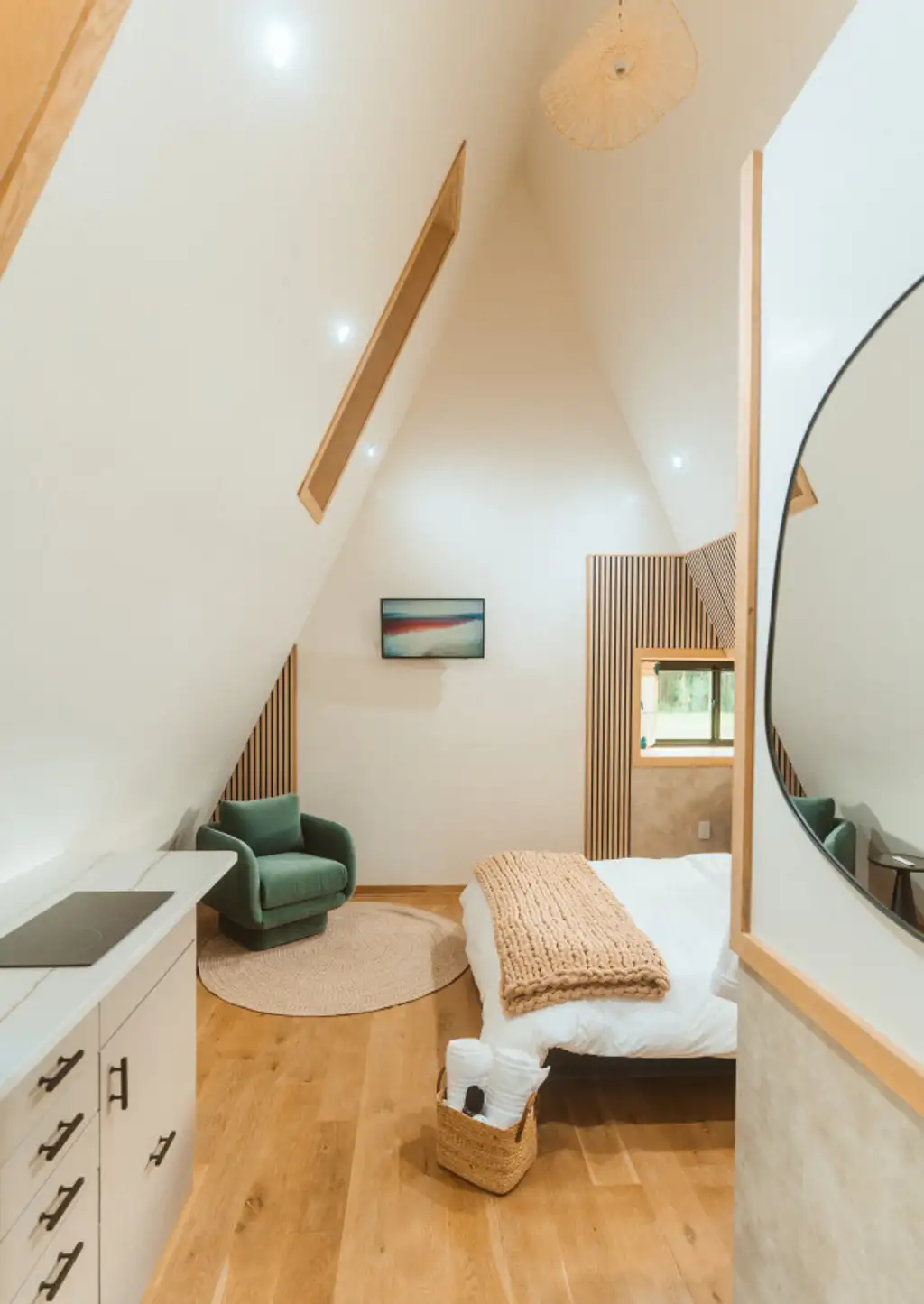 Treehouse with Private Hot Tub