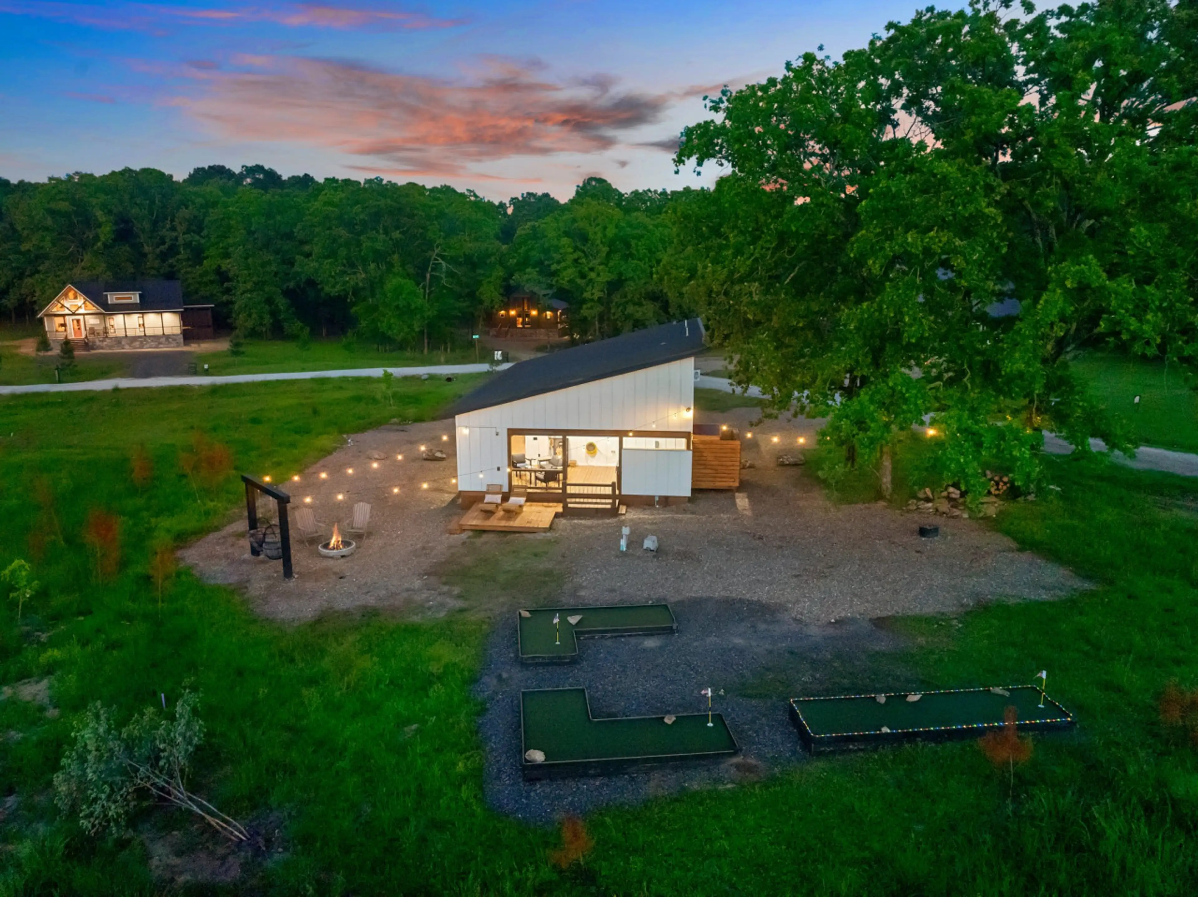 Diamond Sky · Soothing Sauna | Putt-Putt, Jacuzzi Bath & Hot Tub