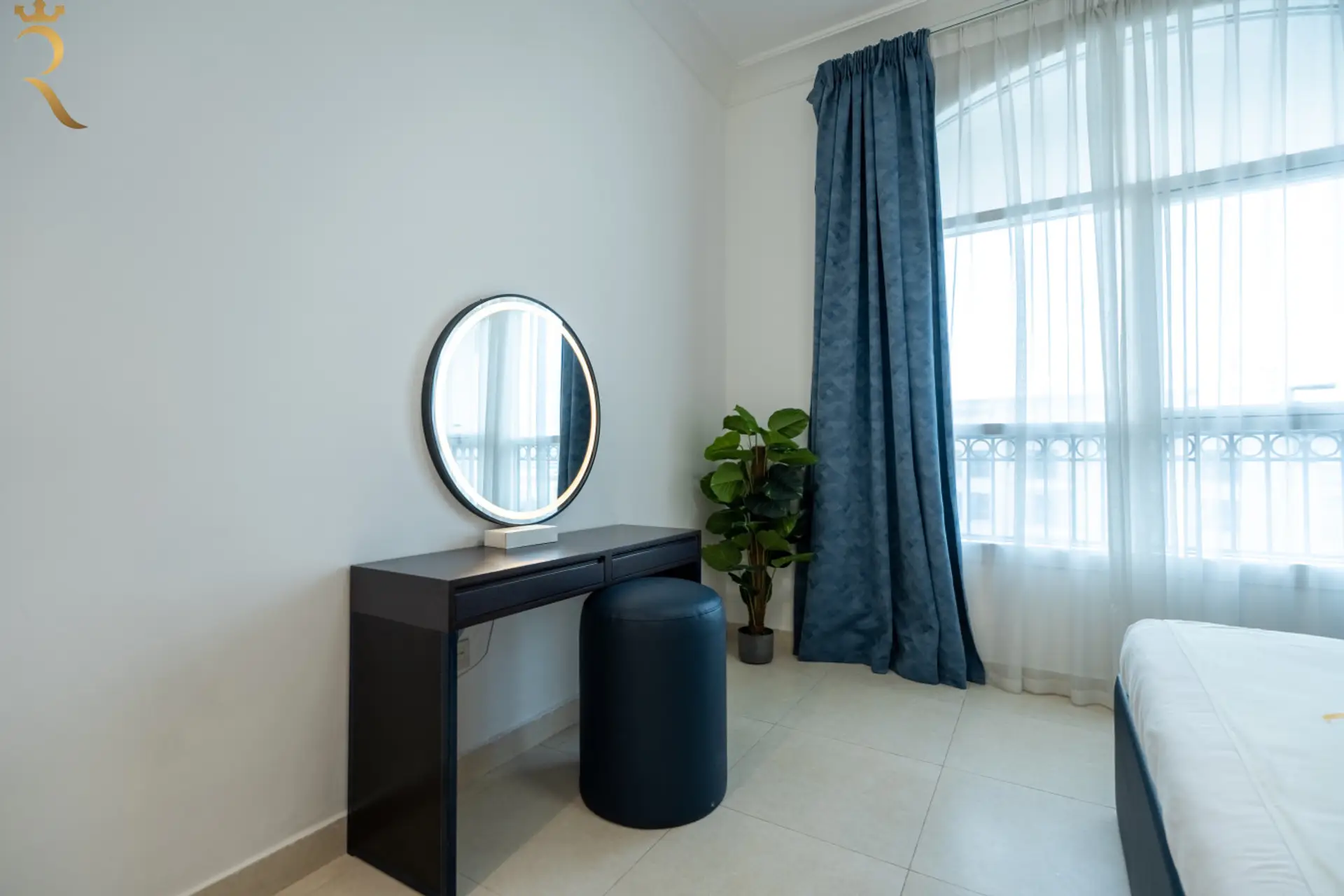 Modern design meets timeless charm with a stylish mirror that elevates every corner.