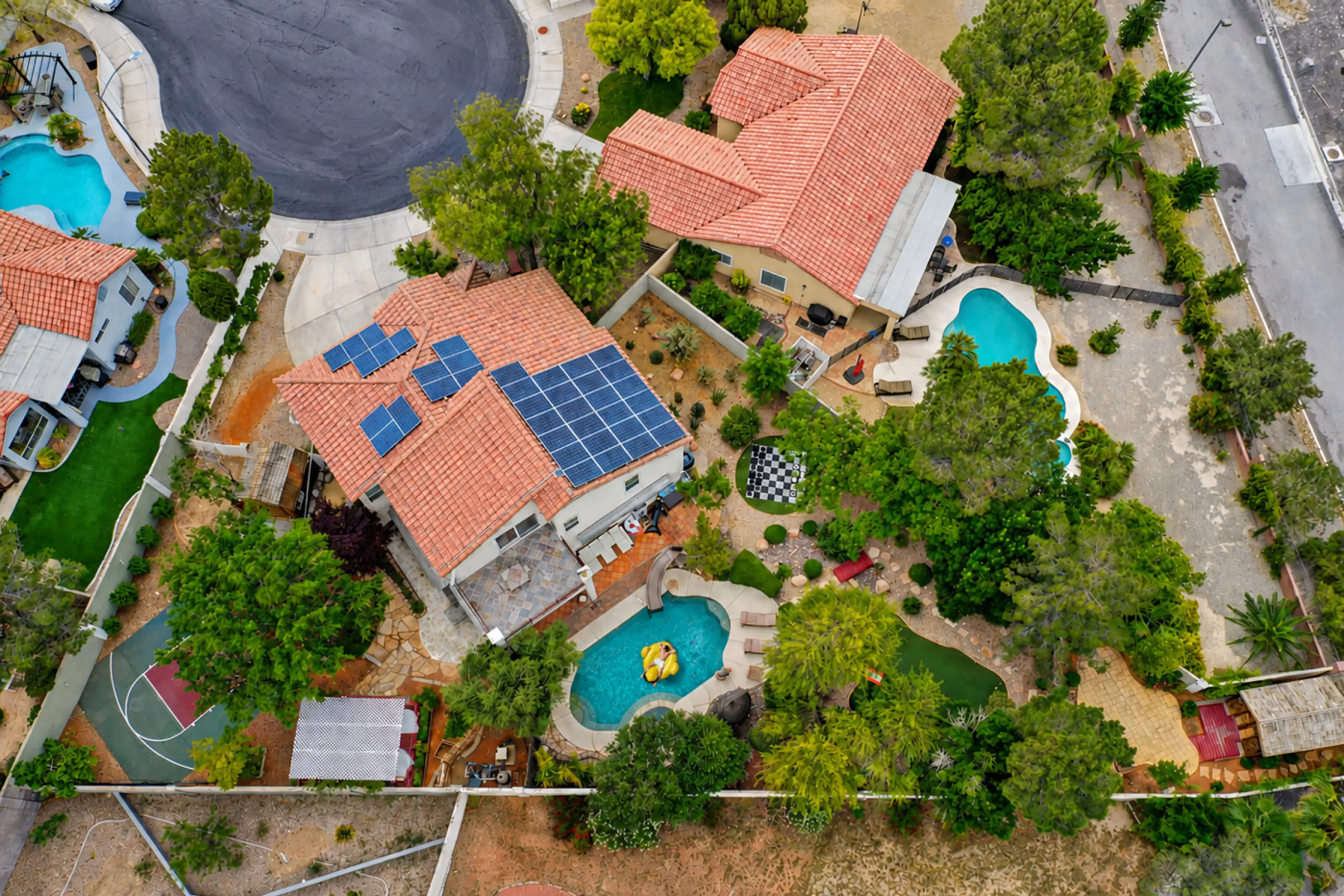 Your private Summerlin retreat awaits. Enjoy mini golf, a heated pool (with fee), hot tub, and steam sauna. Stay active in the gym with a Peloton bike, relax in the hammock garden, or fire up the BBQ and smoker.