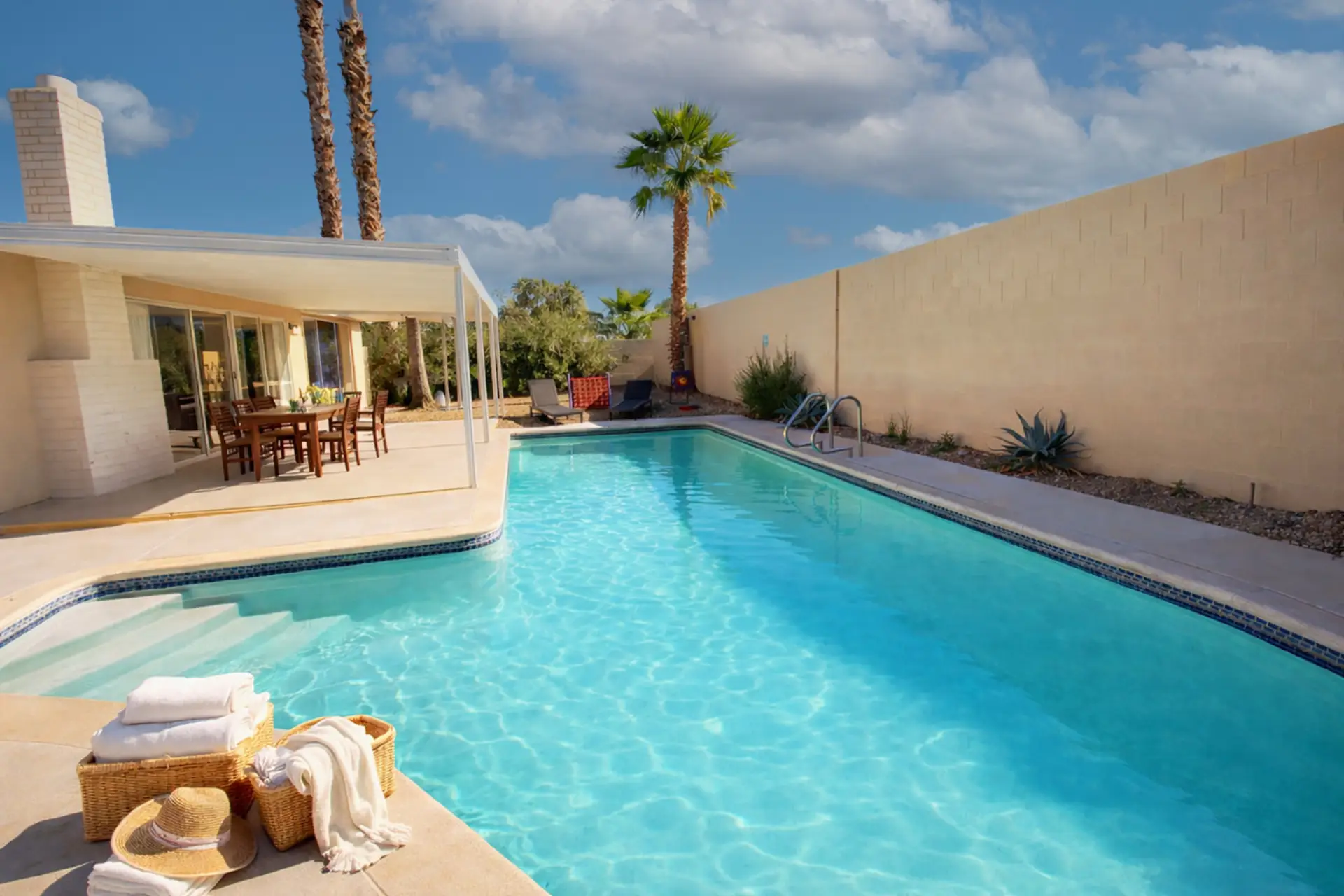 Imagine waking up, sliding open the doors, and stepping into pure vacation mode. The pool sparkles under the sun, the loungers are ready, and the day is yours. Jump in, splash, laugh, soak it all up. Whether you’re hosting a slow brunch by the water or an