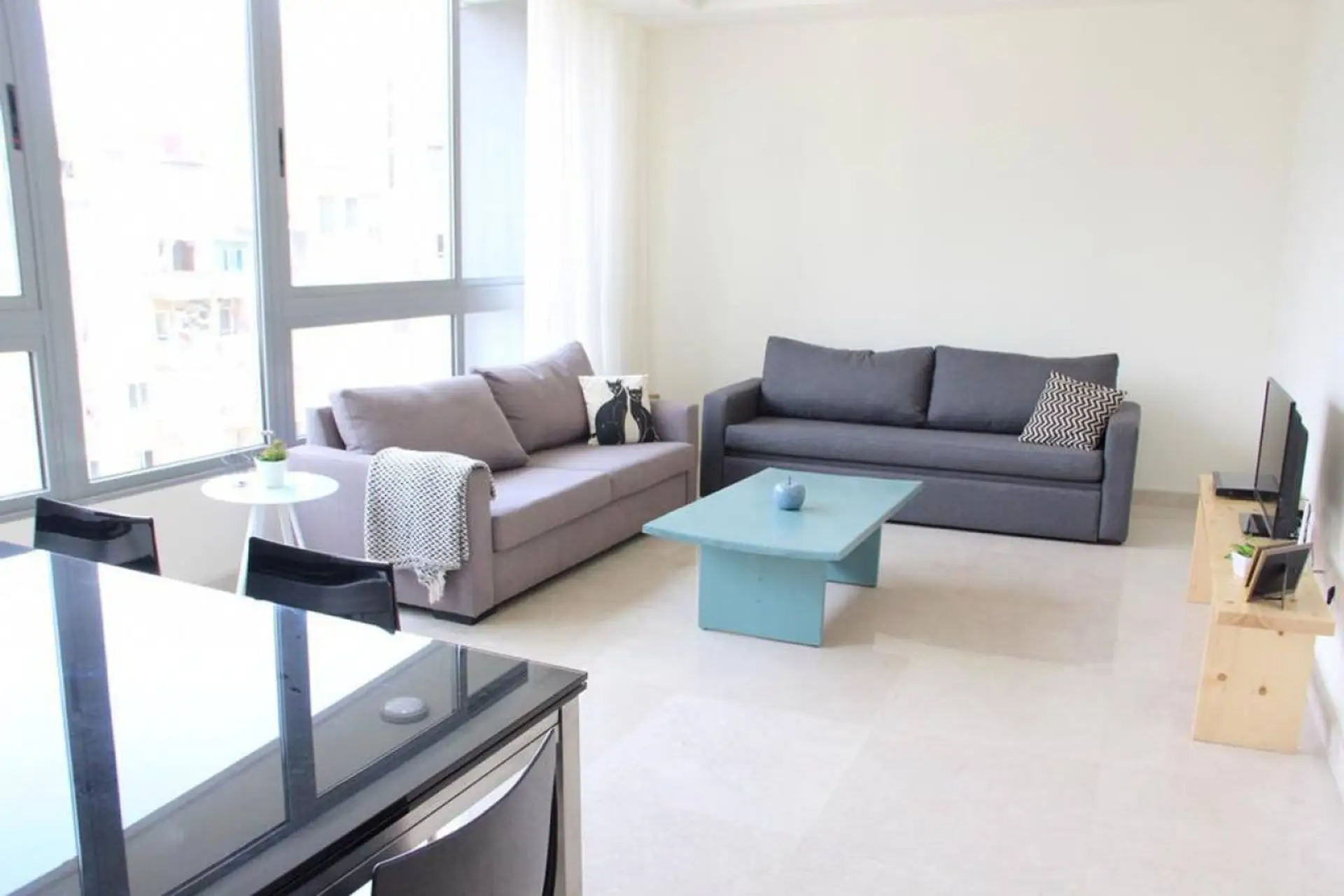 A light-filled living area that blends comfort, style, and effortless elegance.