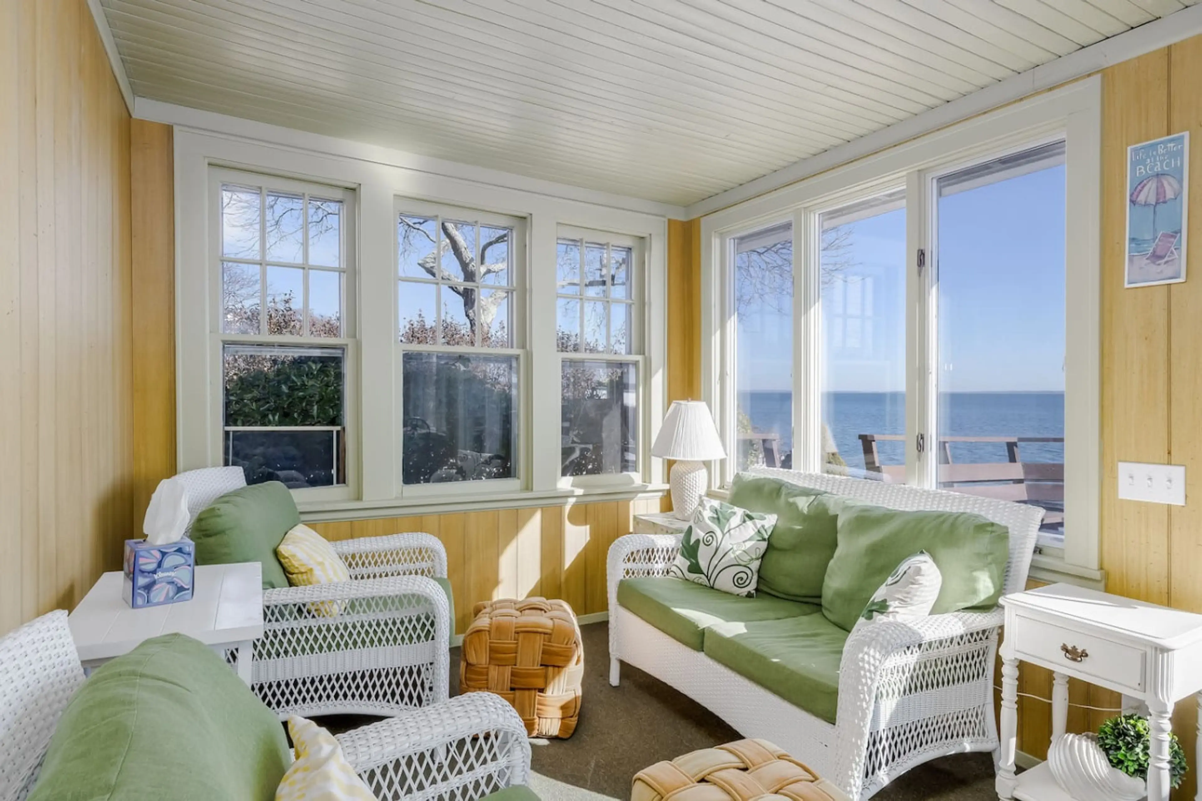 Gather, relax, and savor the beauty of the bay! ⭐⭐⭐⭐⭐