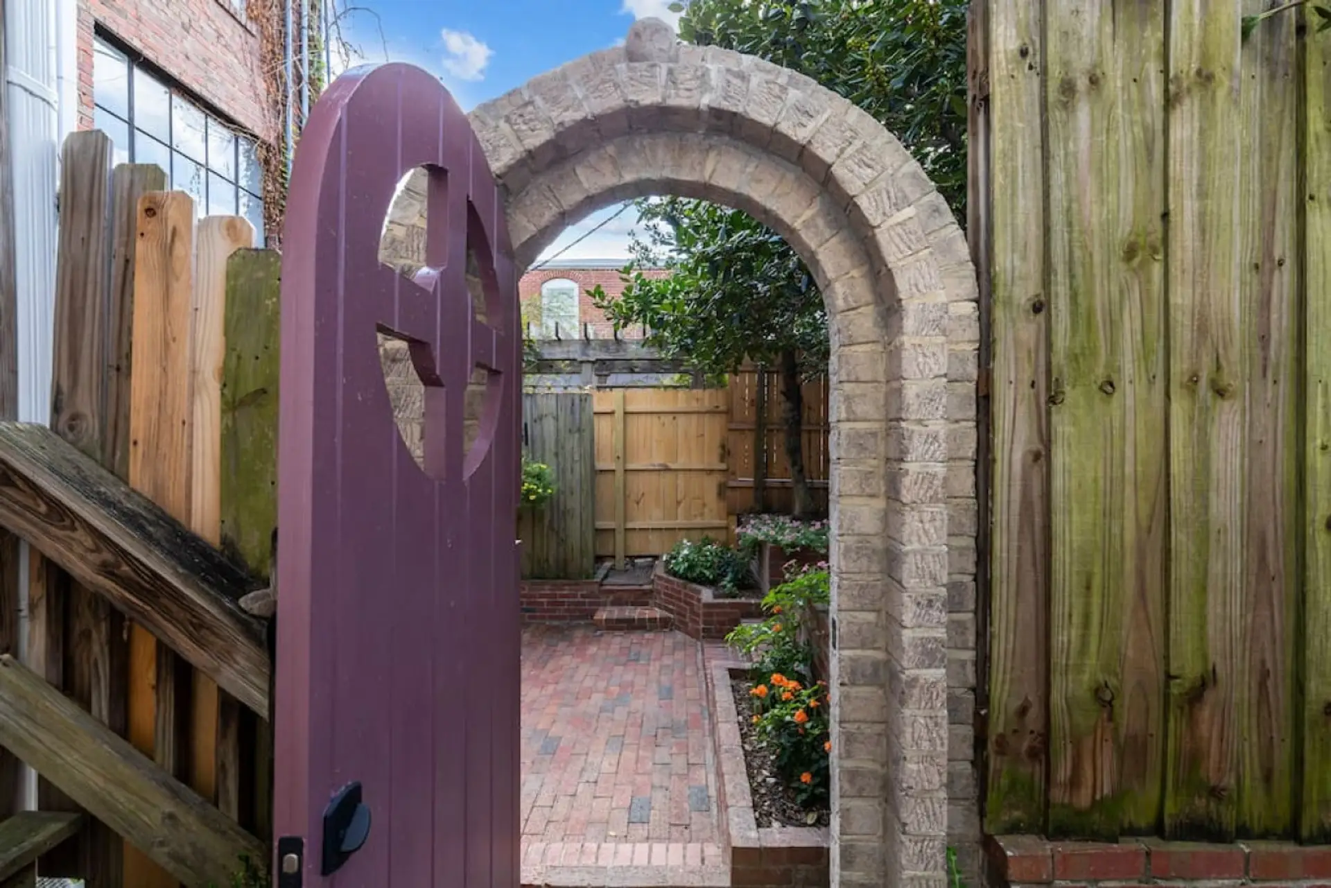 A corridor next to Monkees boutique will lead you to this gate