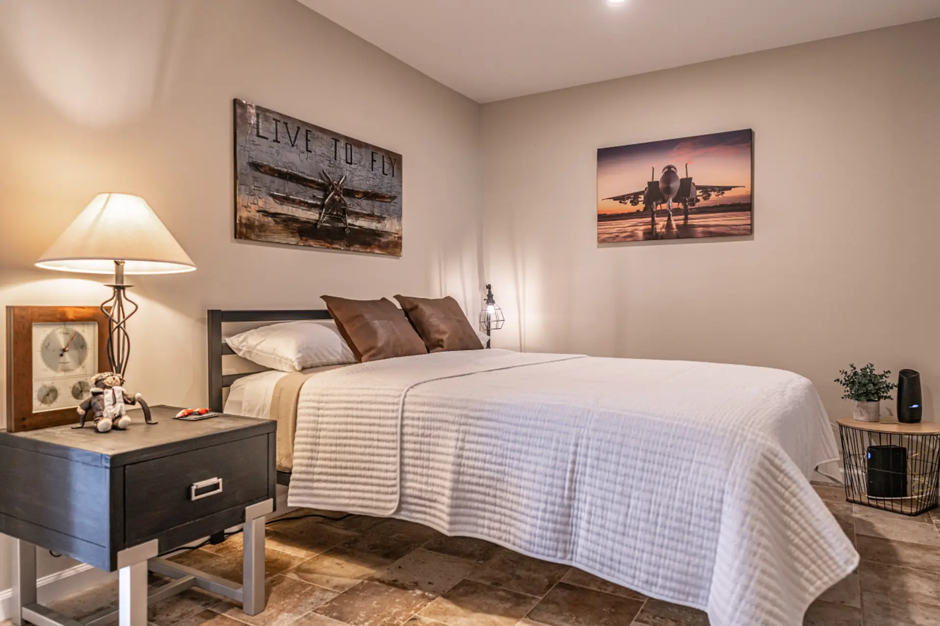 Second bedroom with Queen bed