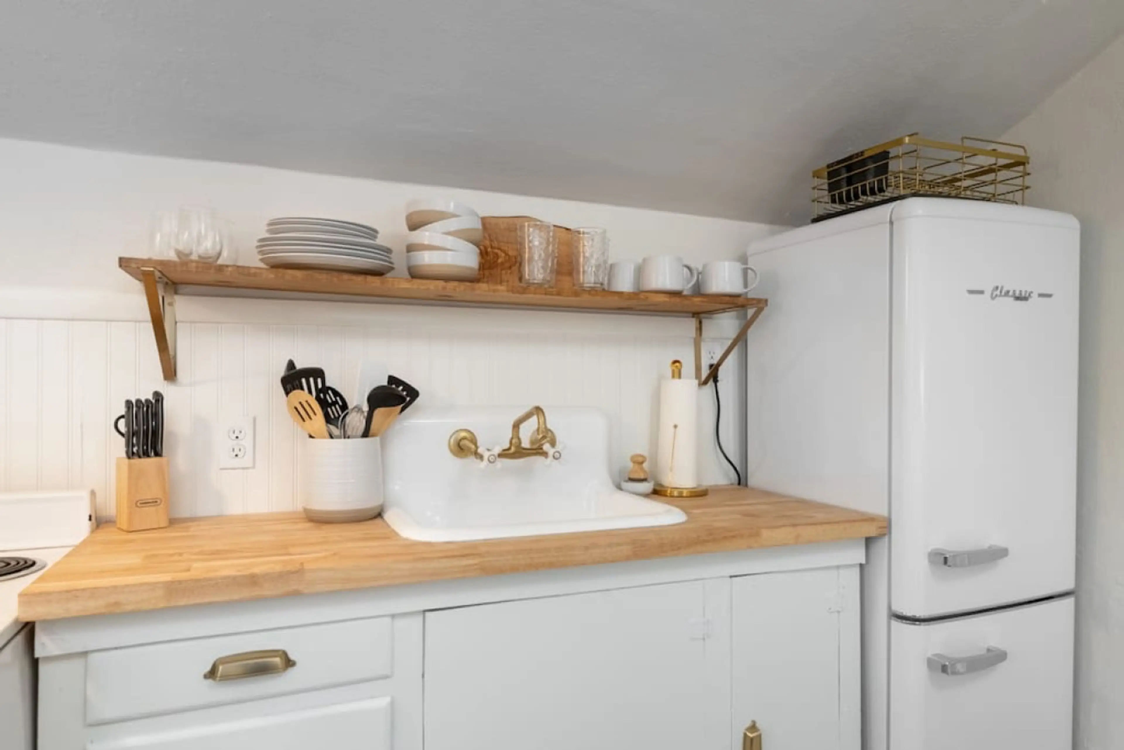 we love this retro refrigerator