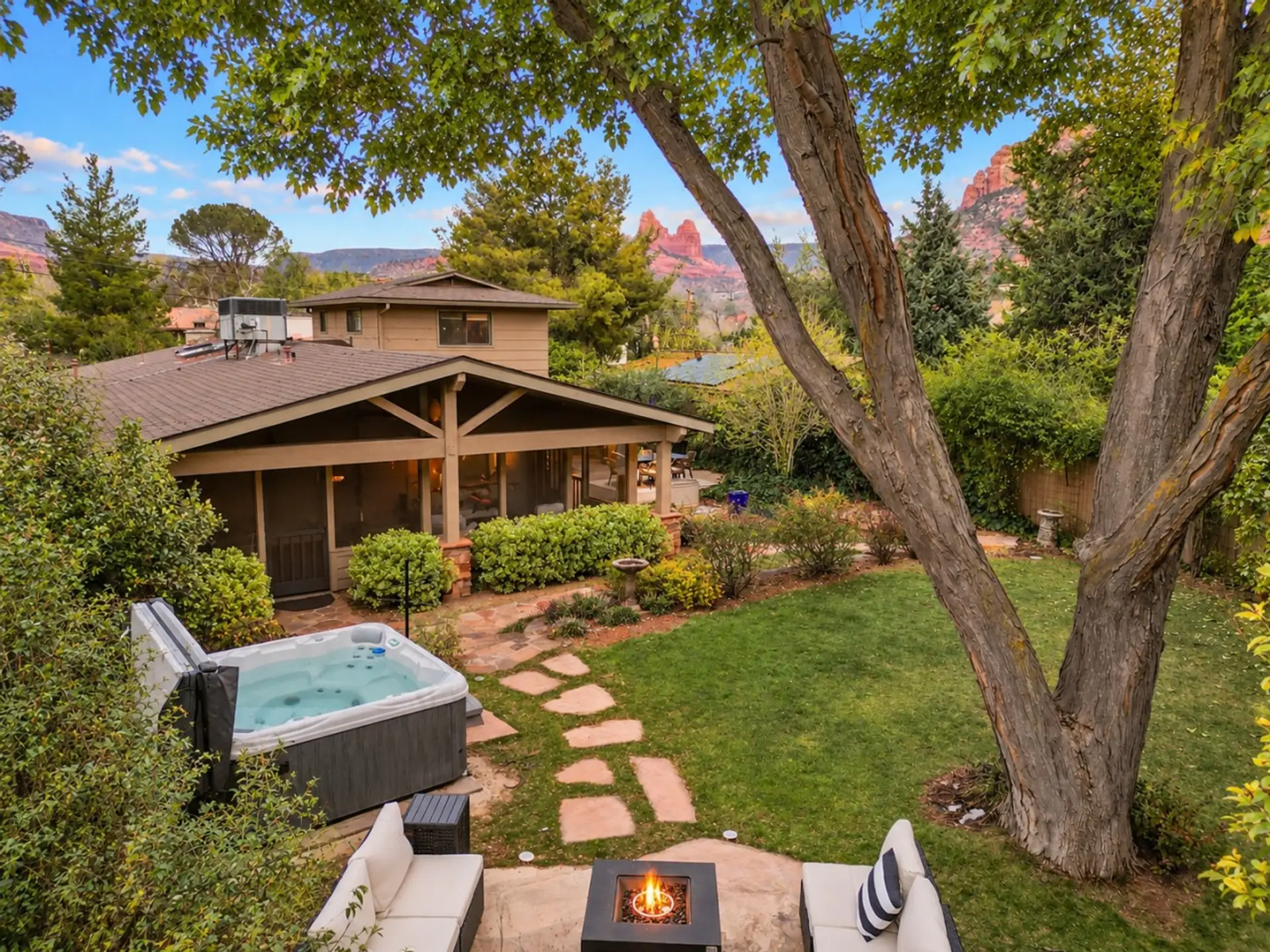 Tlaquepaque home | Private hot tub | Fire pit | Views