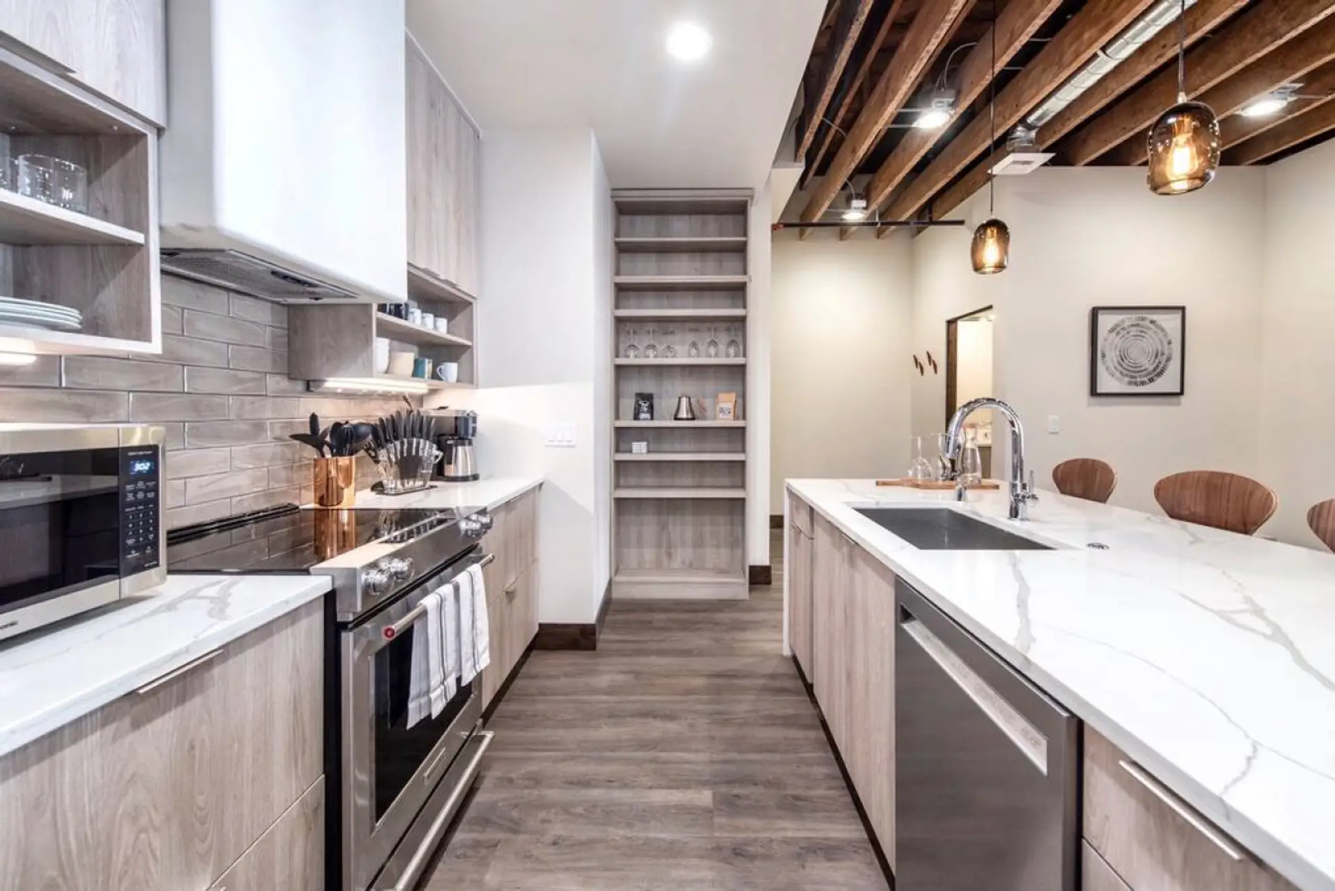 Spacious kitchen, great for hosting guests around the kitchen island while cooking dinner!