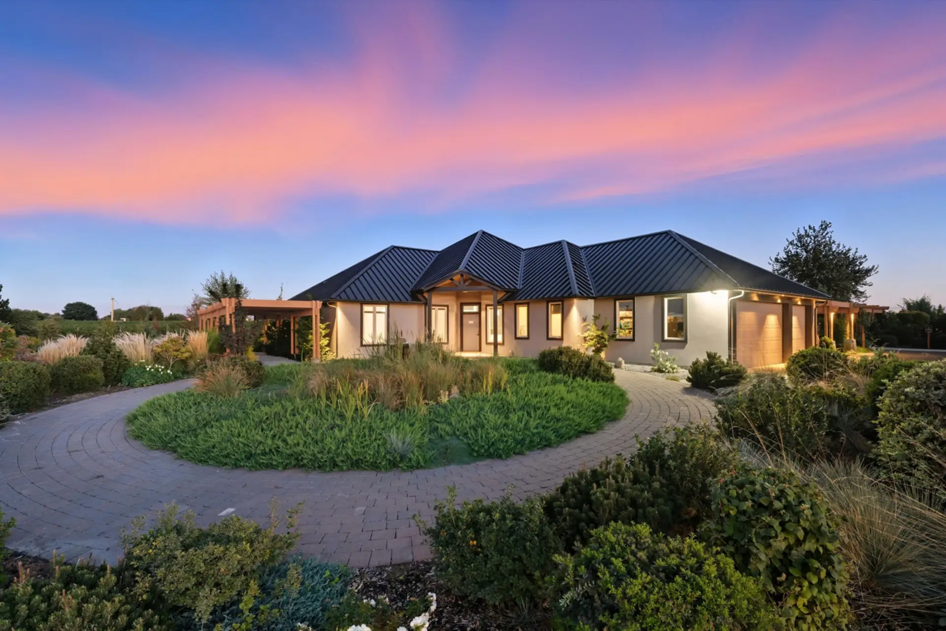 A vineyard retreat designed for slow mornings and golden-hour evenings.
