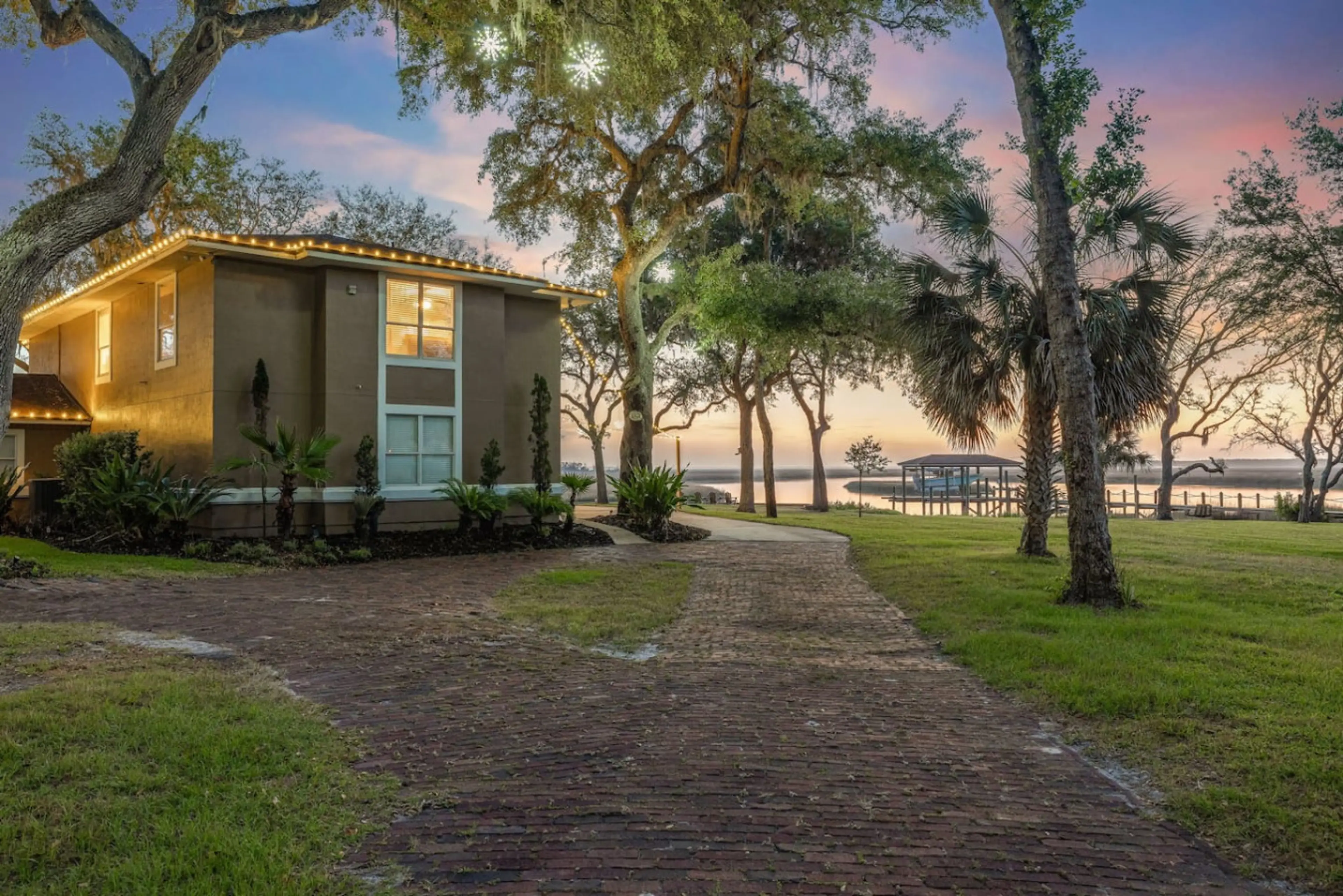 The Sunrise Suite is the perfect escape for you to unwind and enjoy.