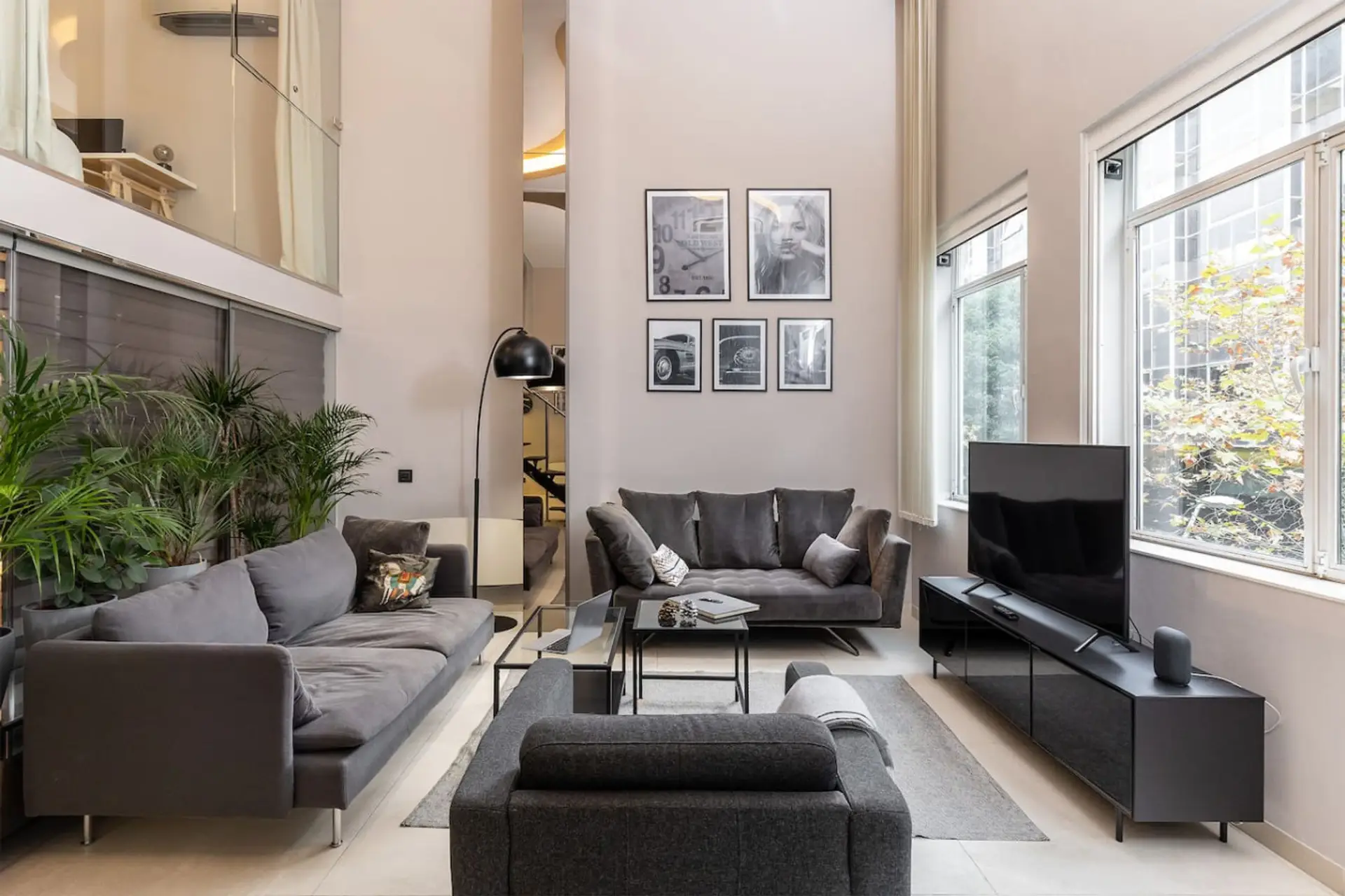 Elite Modern Stay Heart of Barcelona - stylish living space