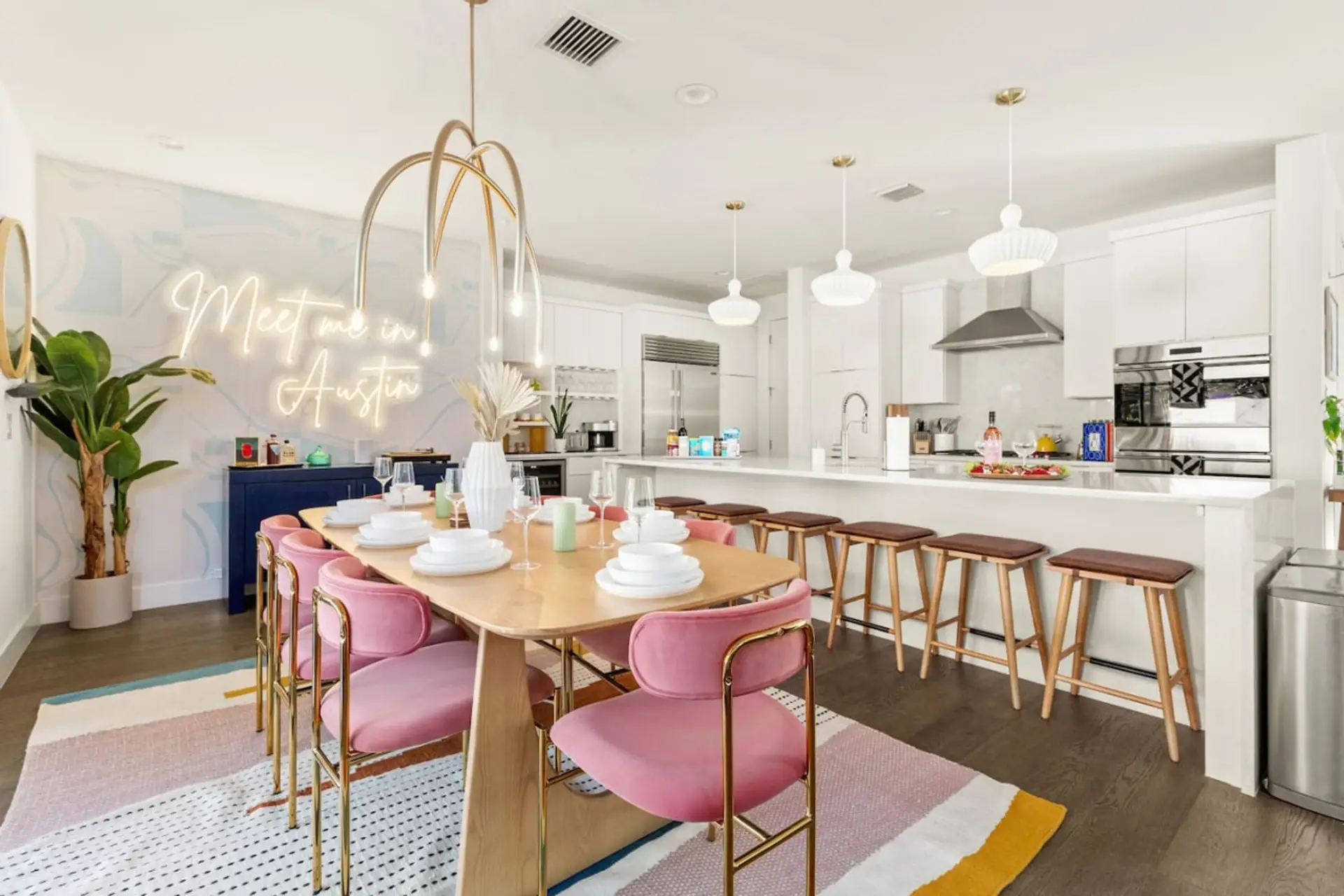 Kitchen and dining area.