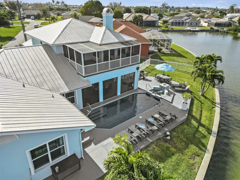 Schell-Topia — Cape Coral, FL