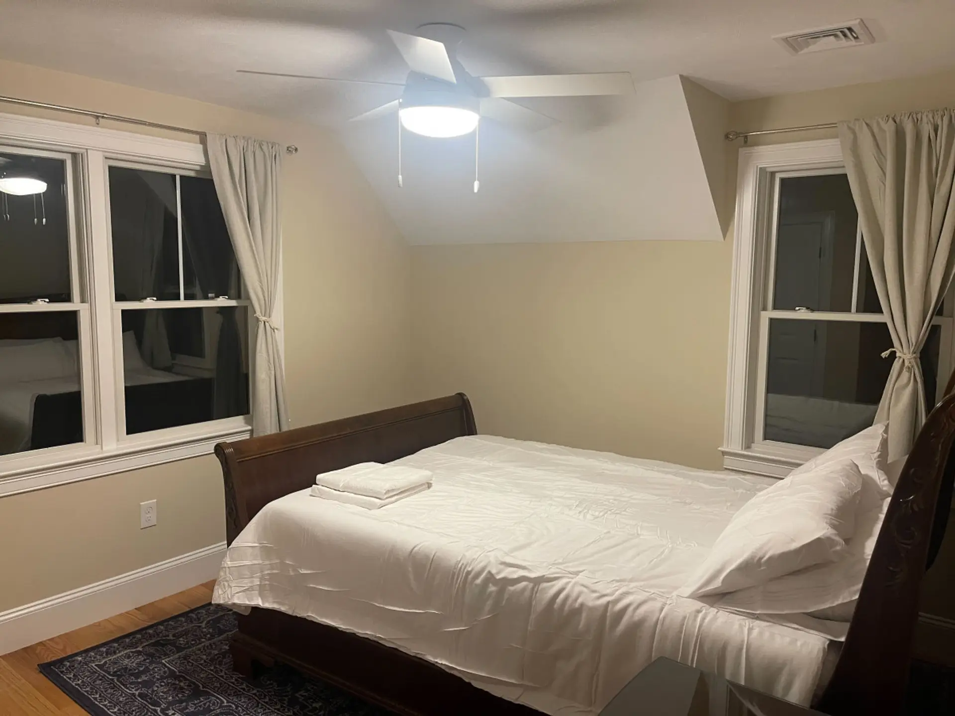 Queen bed, ideal for additional guests or family members