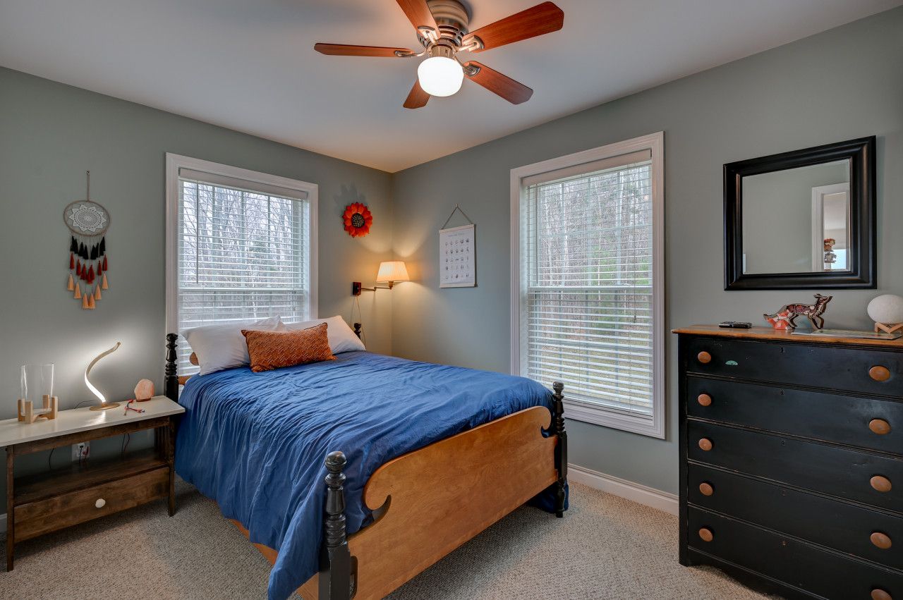 Queen bed, located on the main level