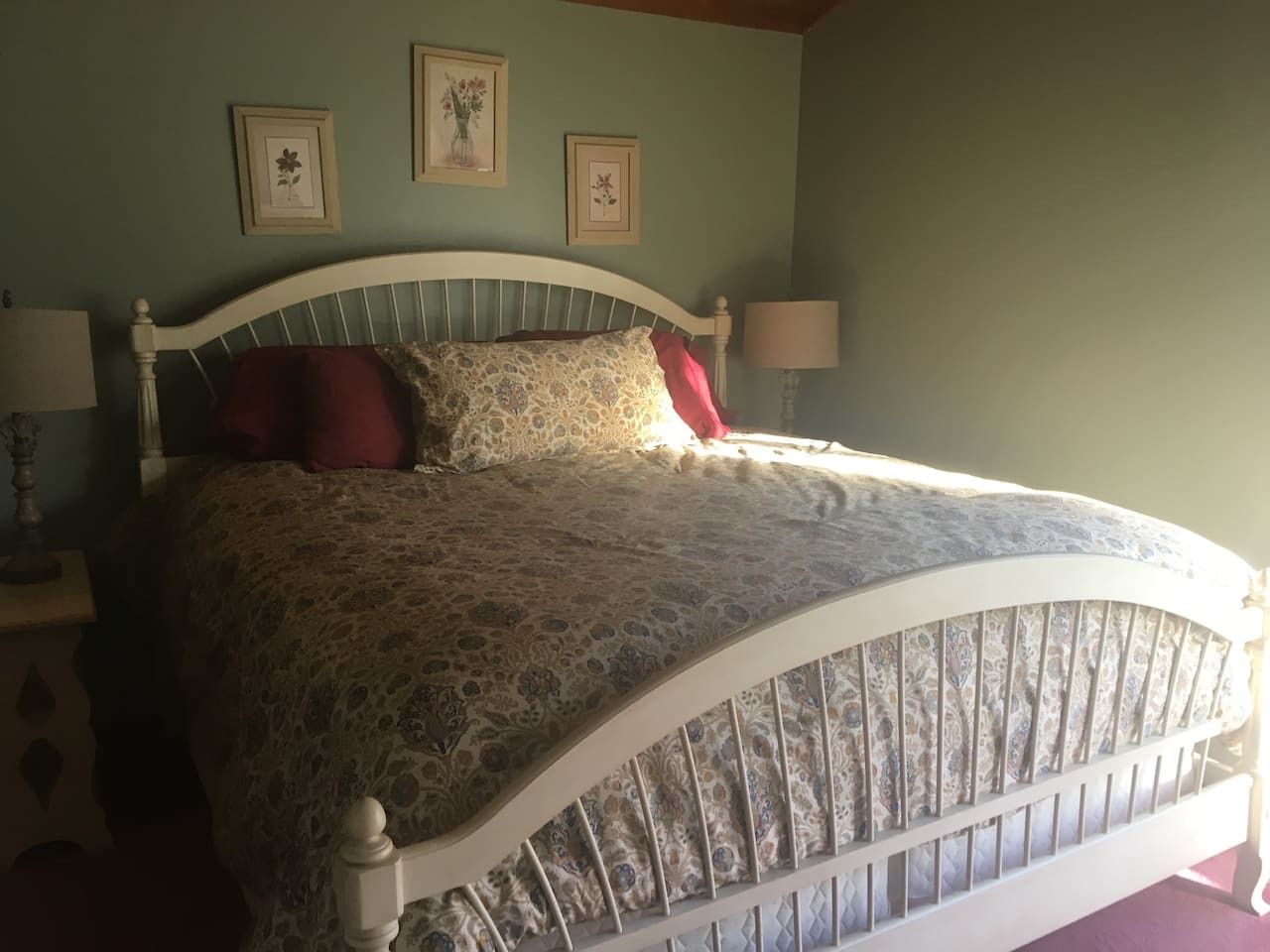 1 king bed · Private full bathroom