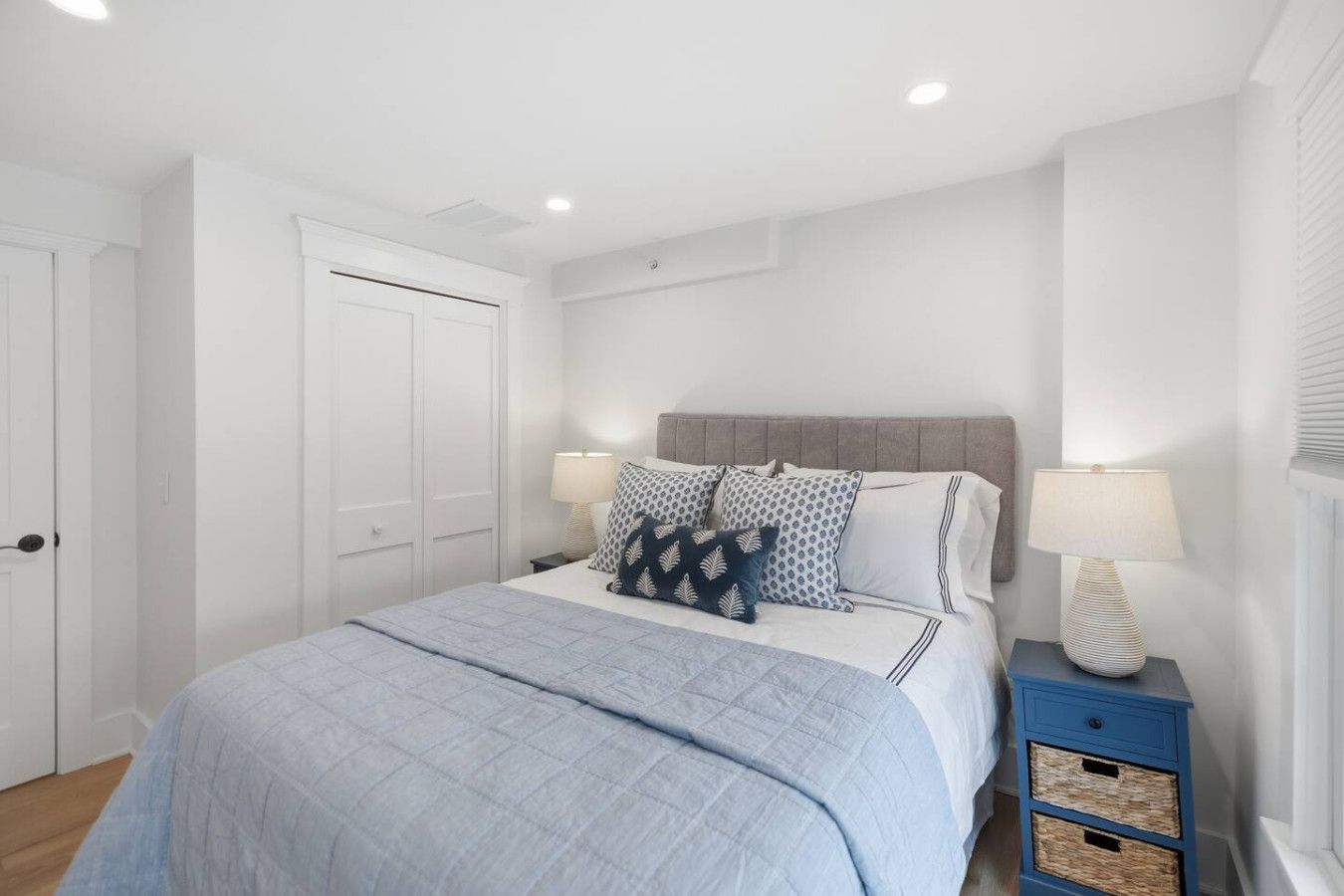 Queen bed