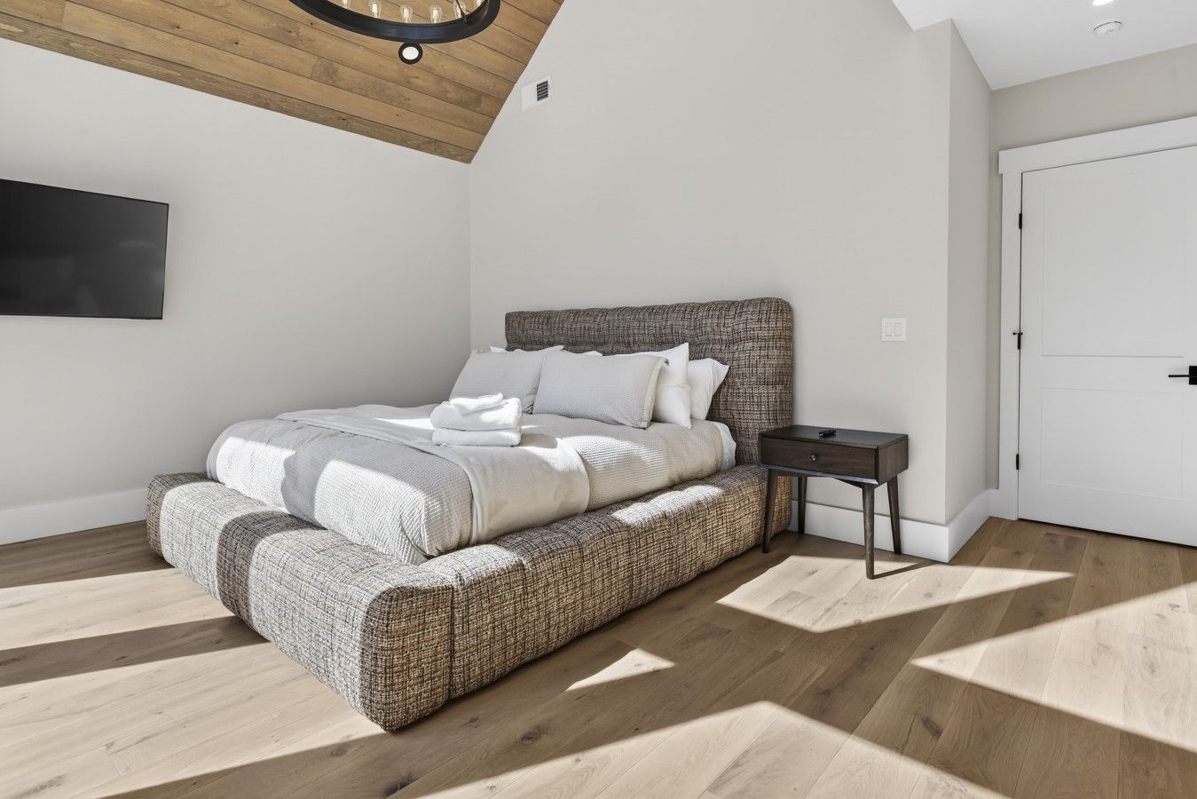 1 king bed · Private full bathroom · Upper level