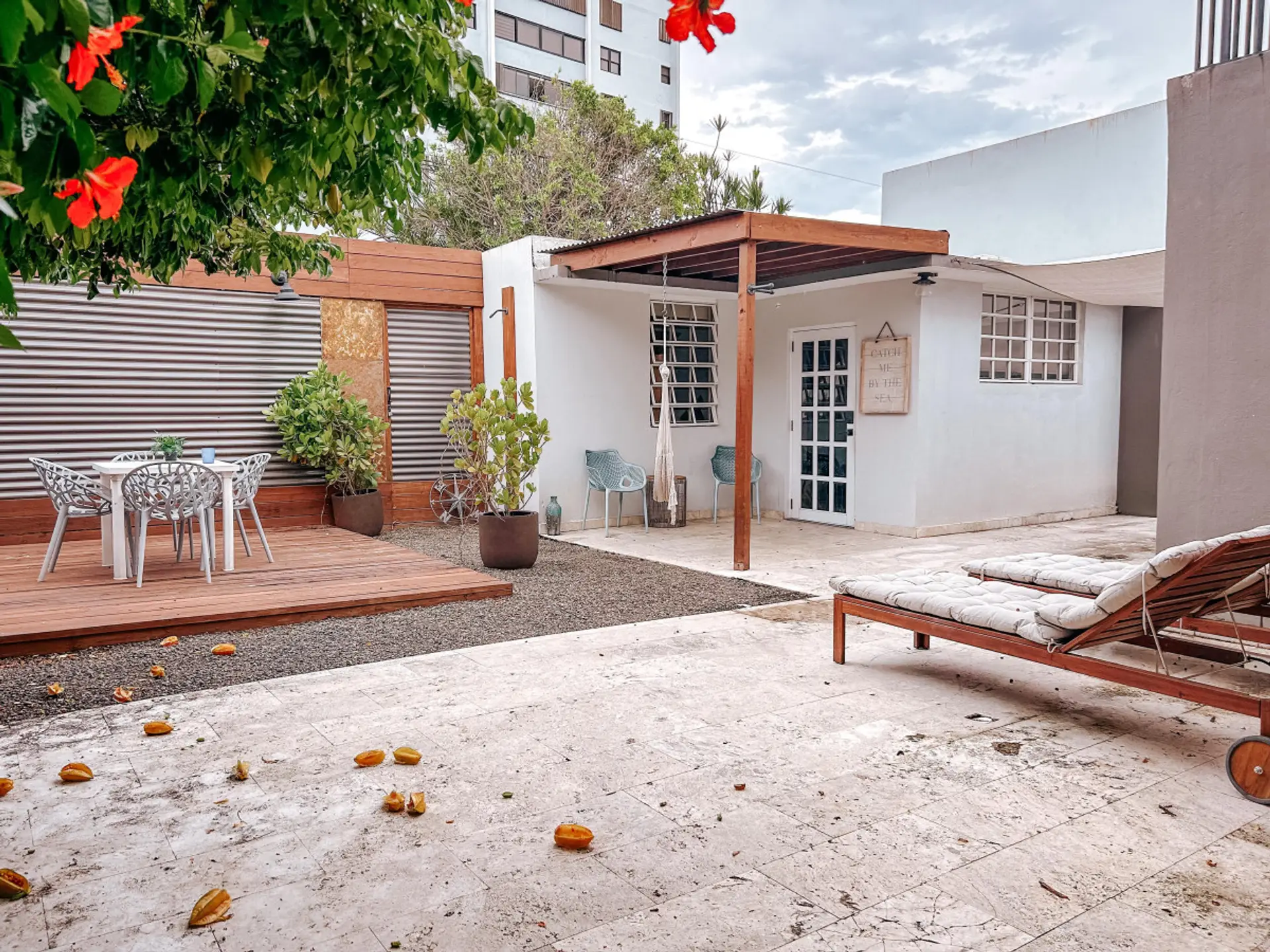 An outdoor setup that’s as stylish as it is comfortable—ideal for any gathering