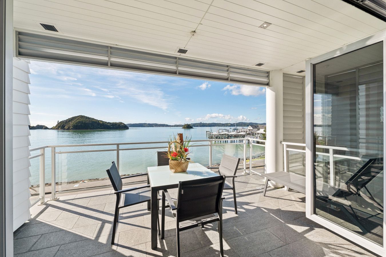 The Waterfront Suites - Water Frontage