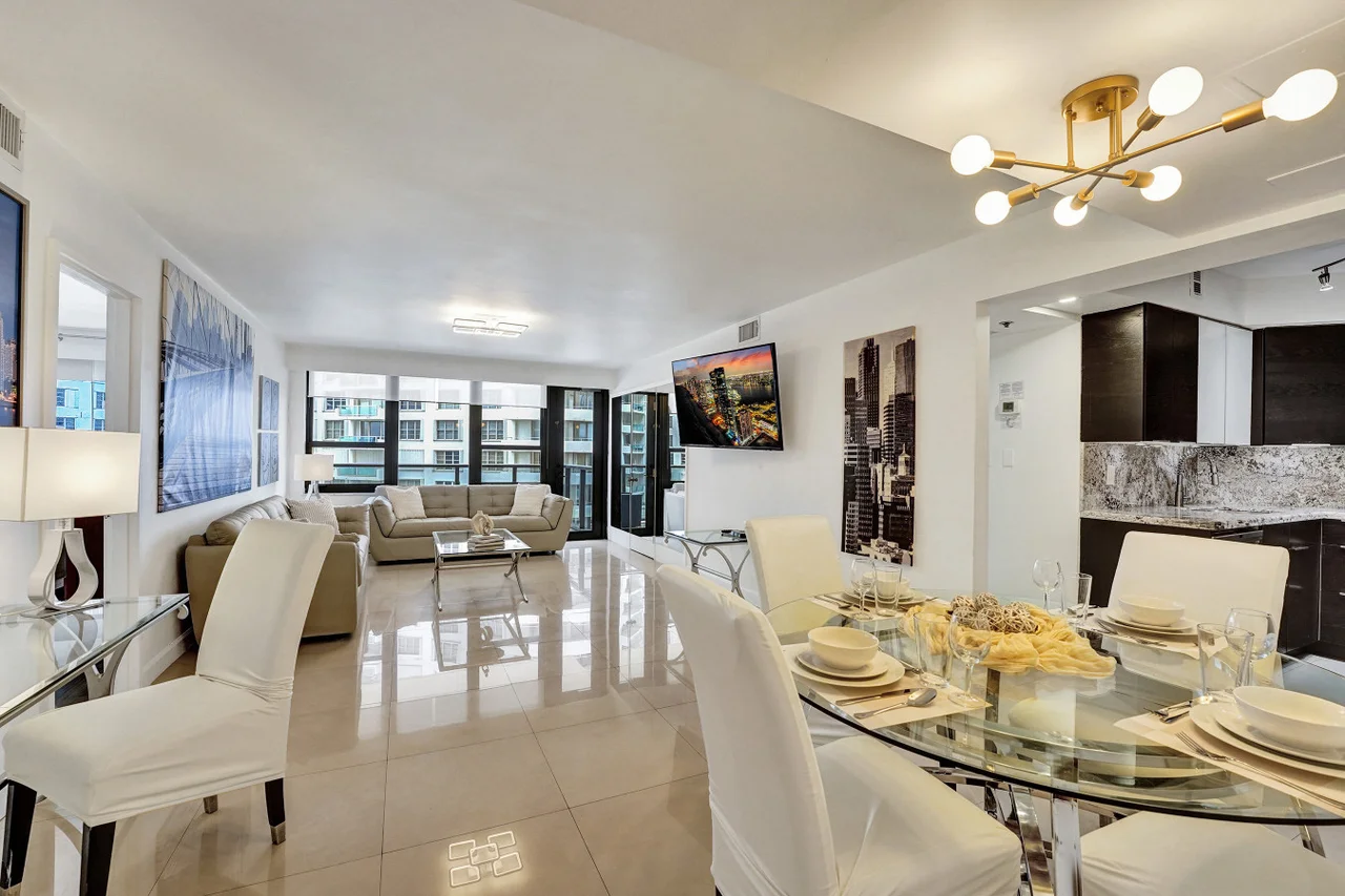 Fantastic Ocean View Condo / Beach Service &amp; Pool / 617