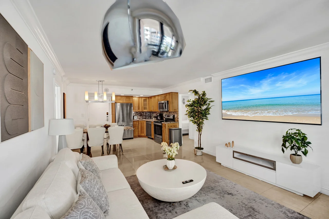 Sunny Miami Beach Getaway | 3BR Condo with Resort Perks 916