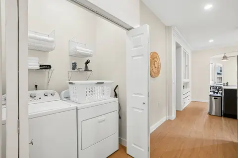 In-home washer and dryer with linens and guest supplies