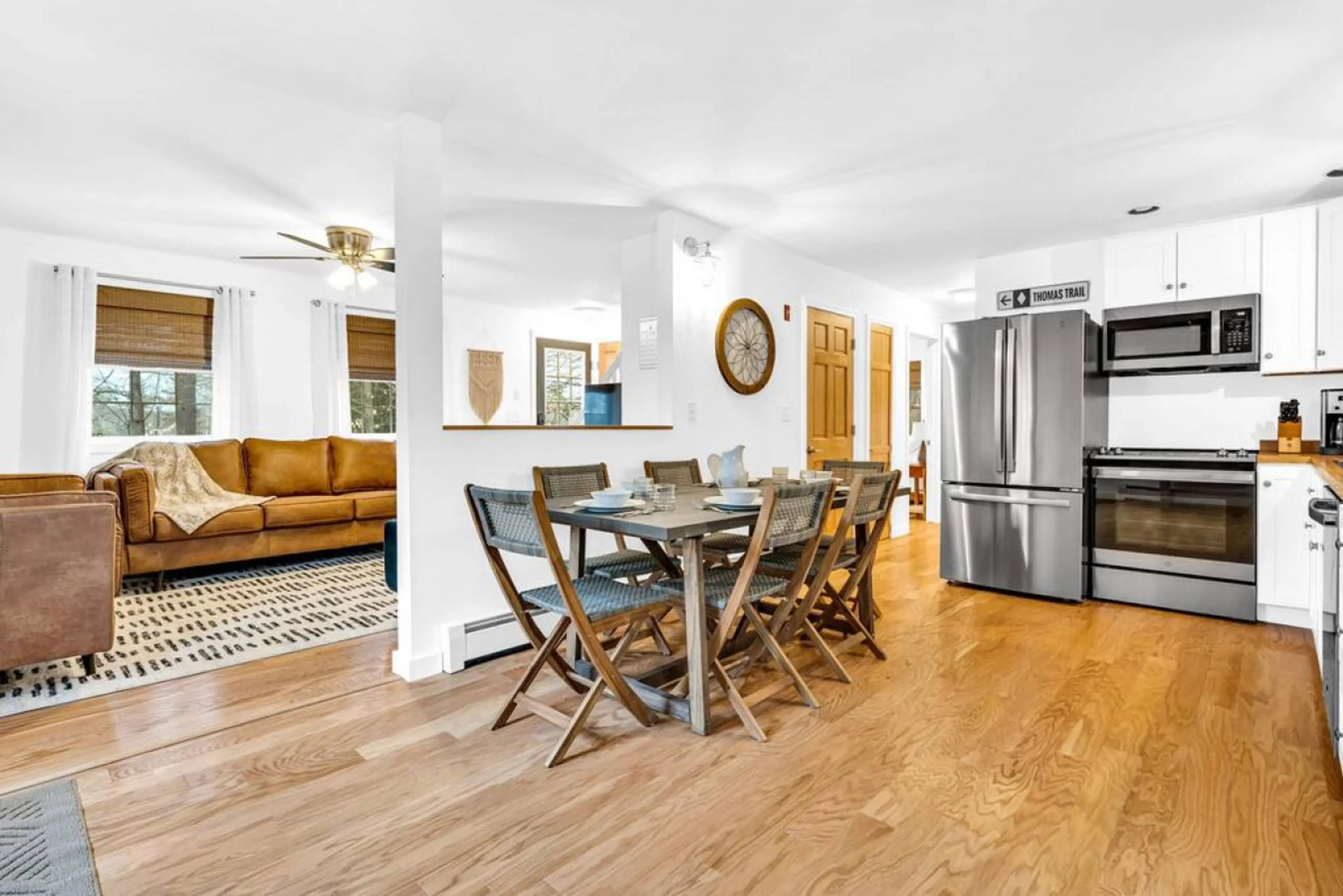 In the fully equipped kitchen you will find a drip coffee maker, a Keurig, a French press as well as a hot water kettle