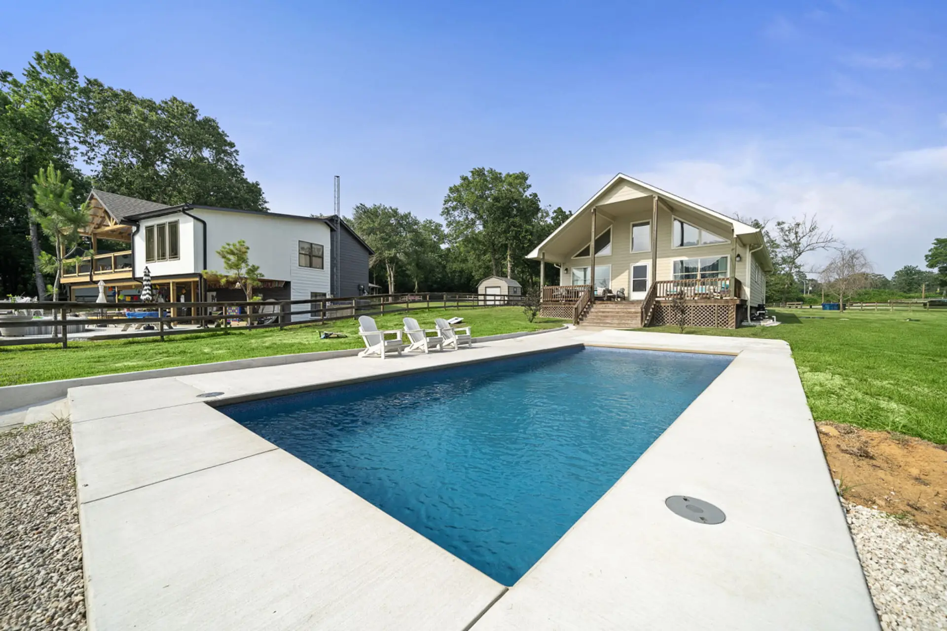 Memories made poolside under the Texas sun