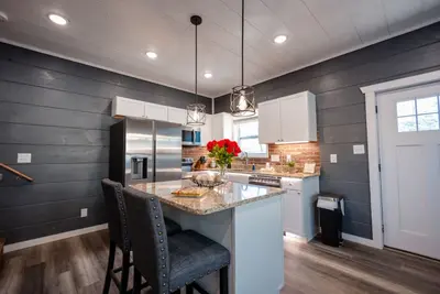 Fully equipped kitchen.