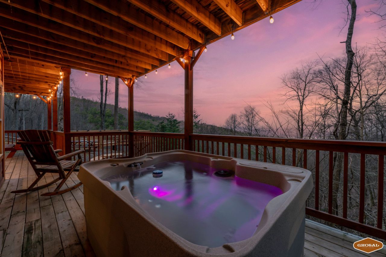 Day or night, this hot tub has the perfect view.