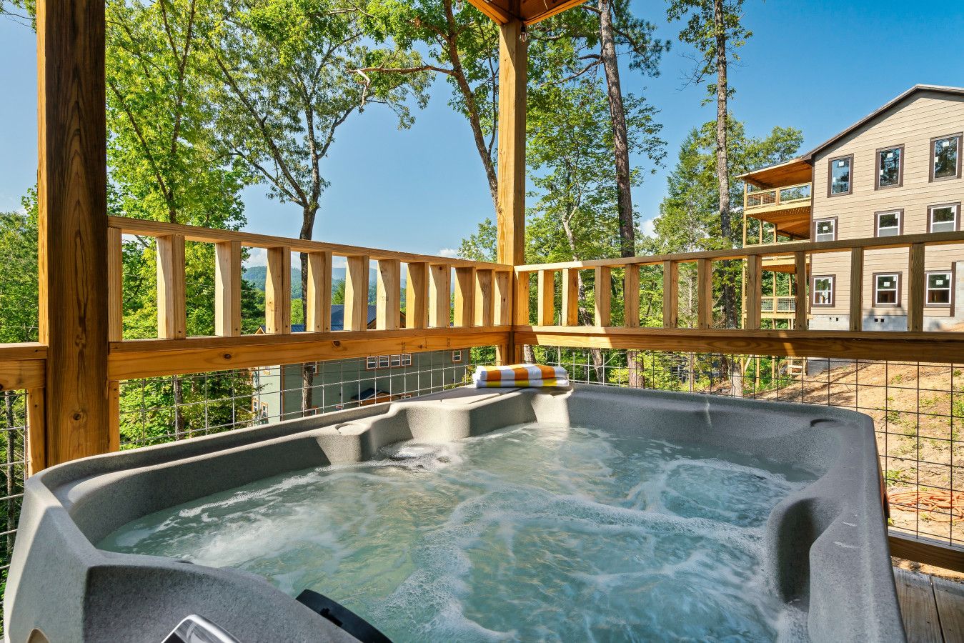 Imagine this: golden sunsets and warm hot tub soaks.