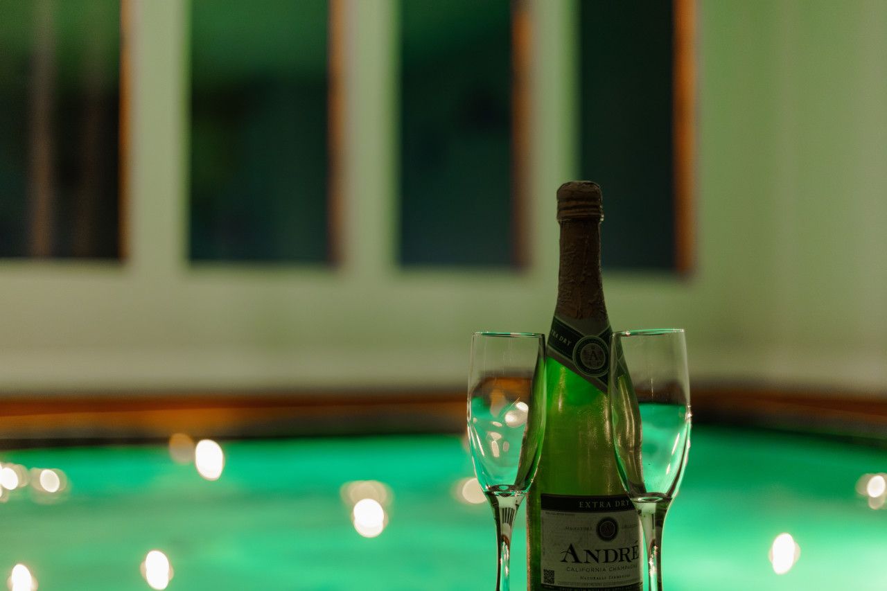 Sip champagne, soak in the warm water, and enjoy the sparkling city lights.