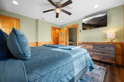 Rocky Top Room (6 of 6).jpg