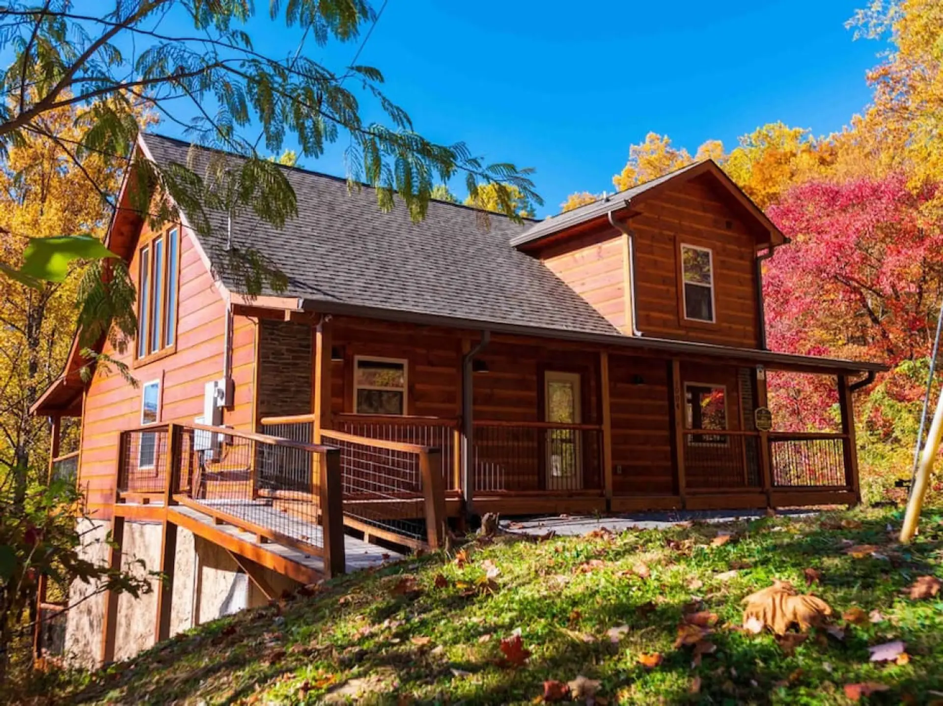 Welcome to Whispering Pines Retreat—just 10 minutes from Gatlinburg, where luxury meets nature for the perfect escape.