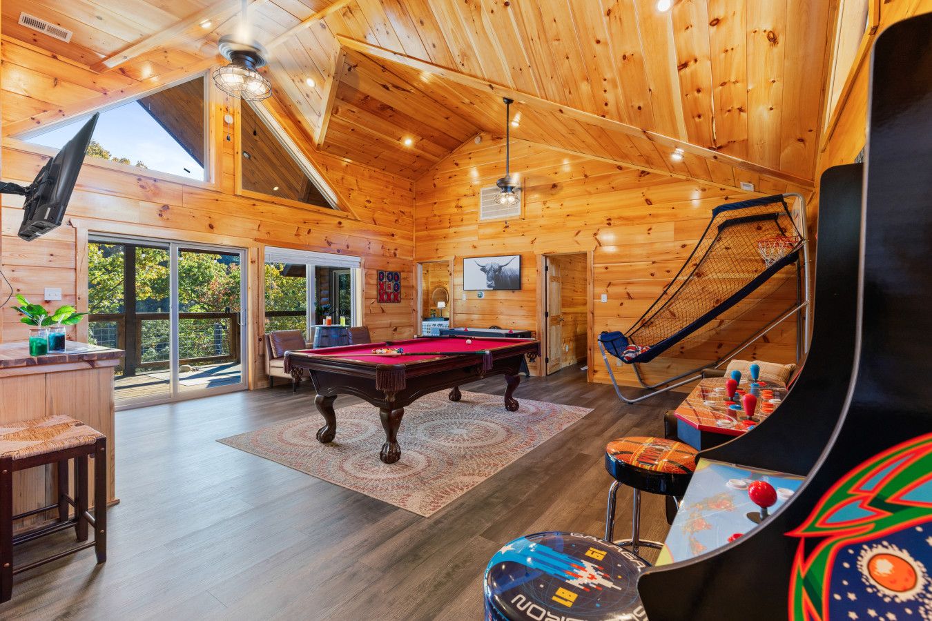 This cabin provides endless fun for all ages, with games and entertainment to delight both kids and adults.